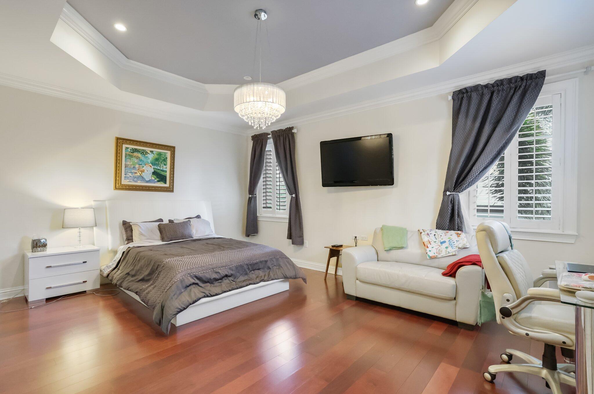2409 NE 12th Street
