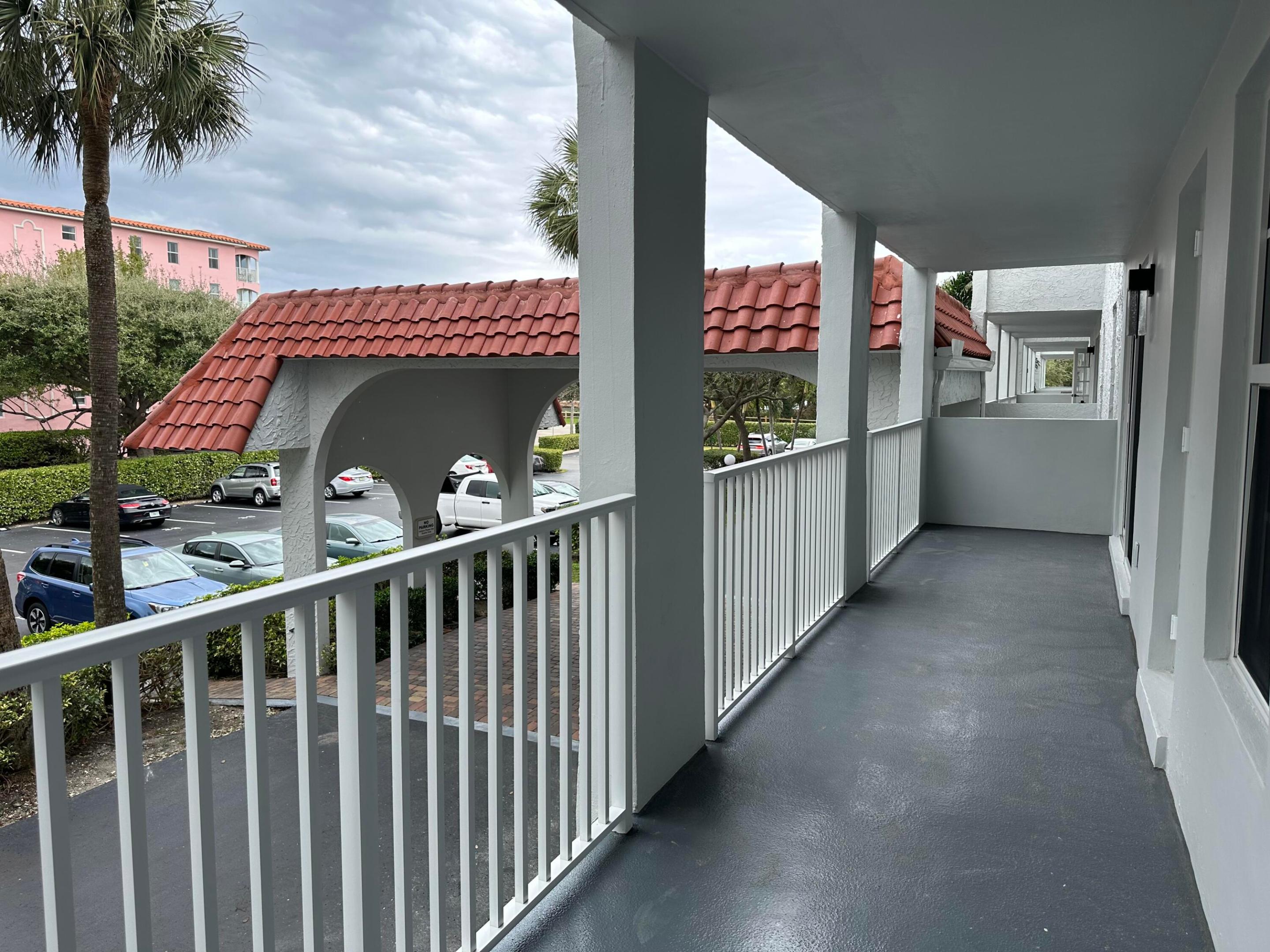 950 Ponce De Leon Road 208