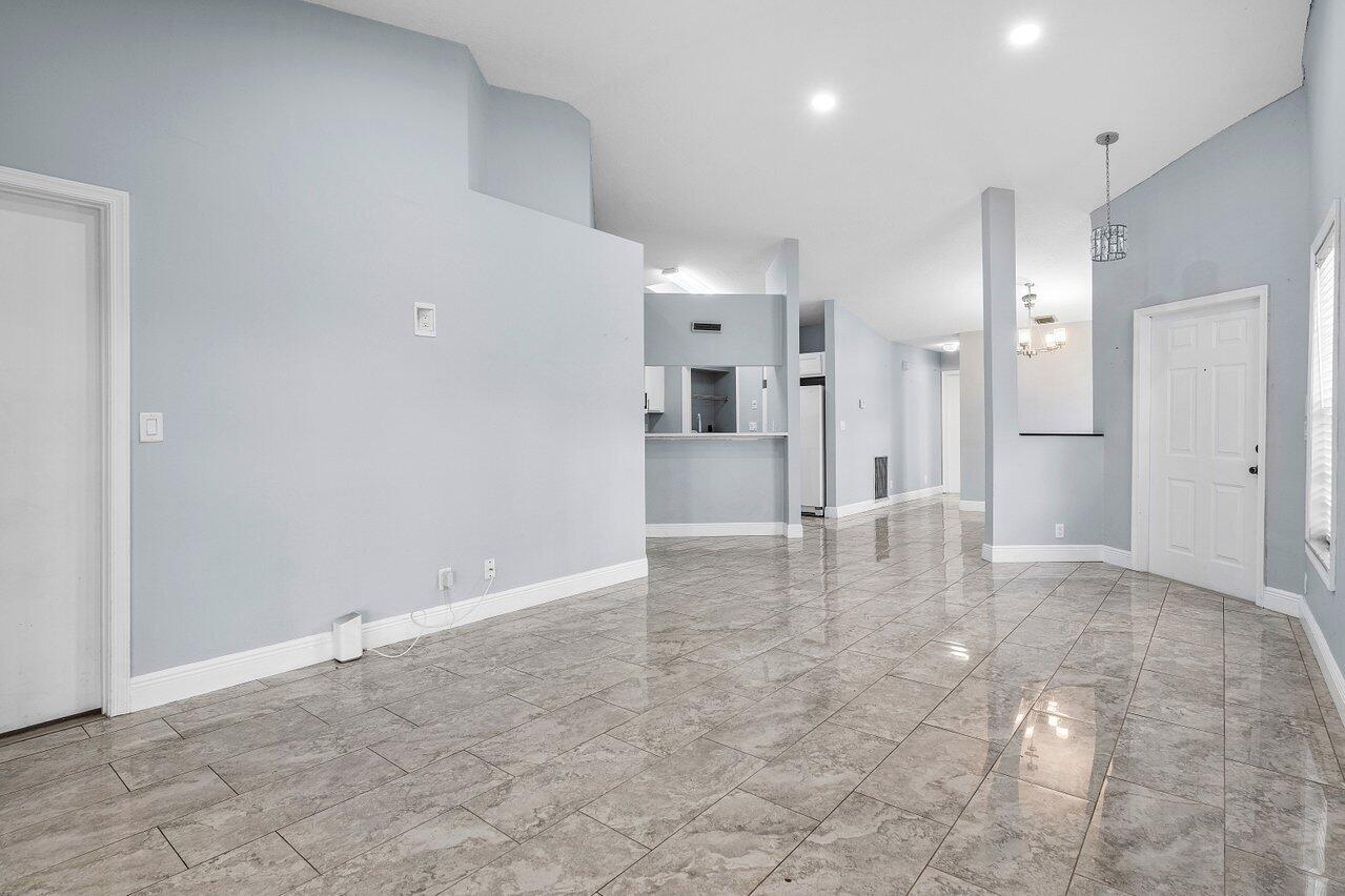 1 Glamis Way