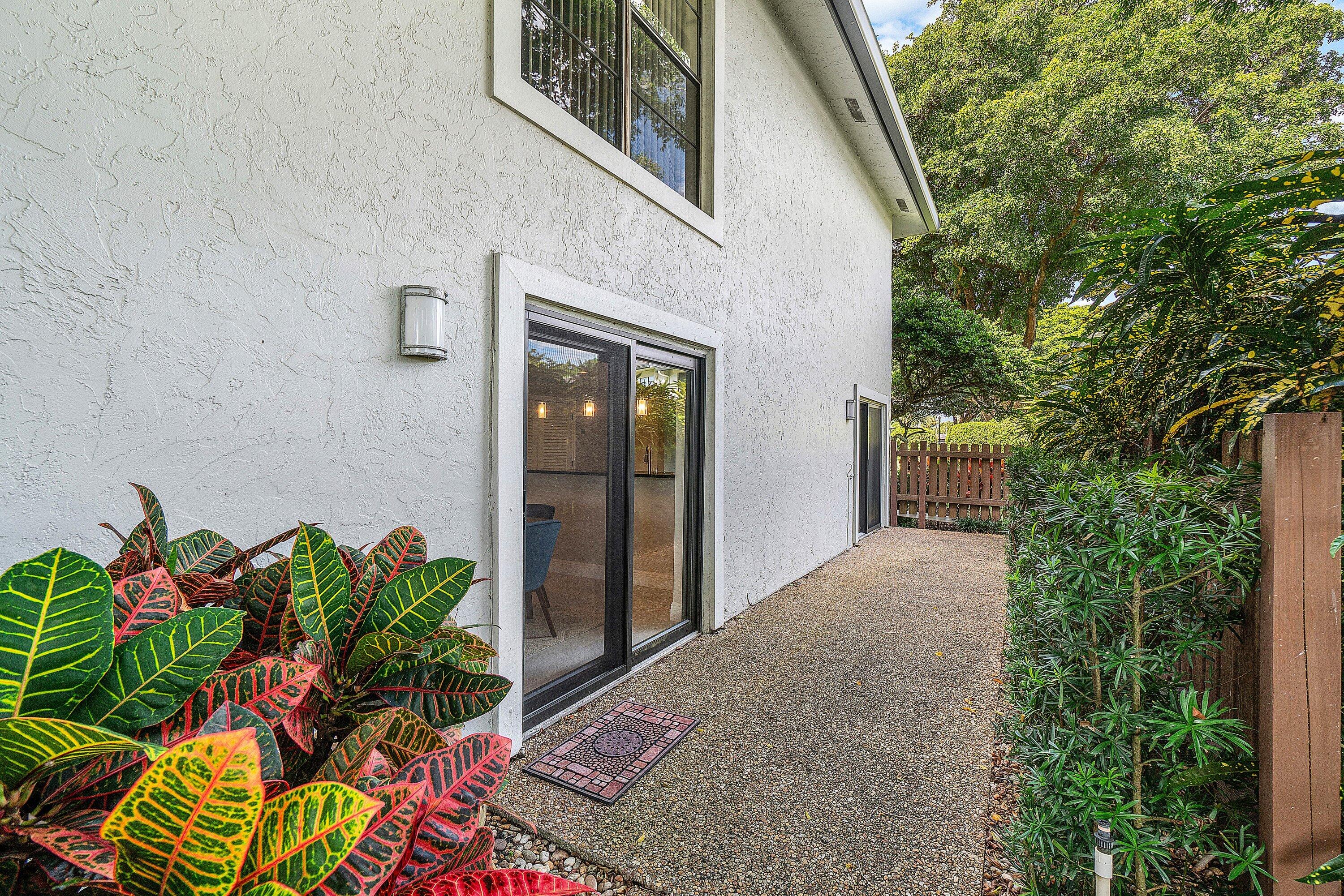 38 Southport Lane A