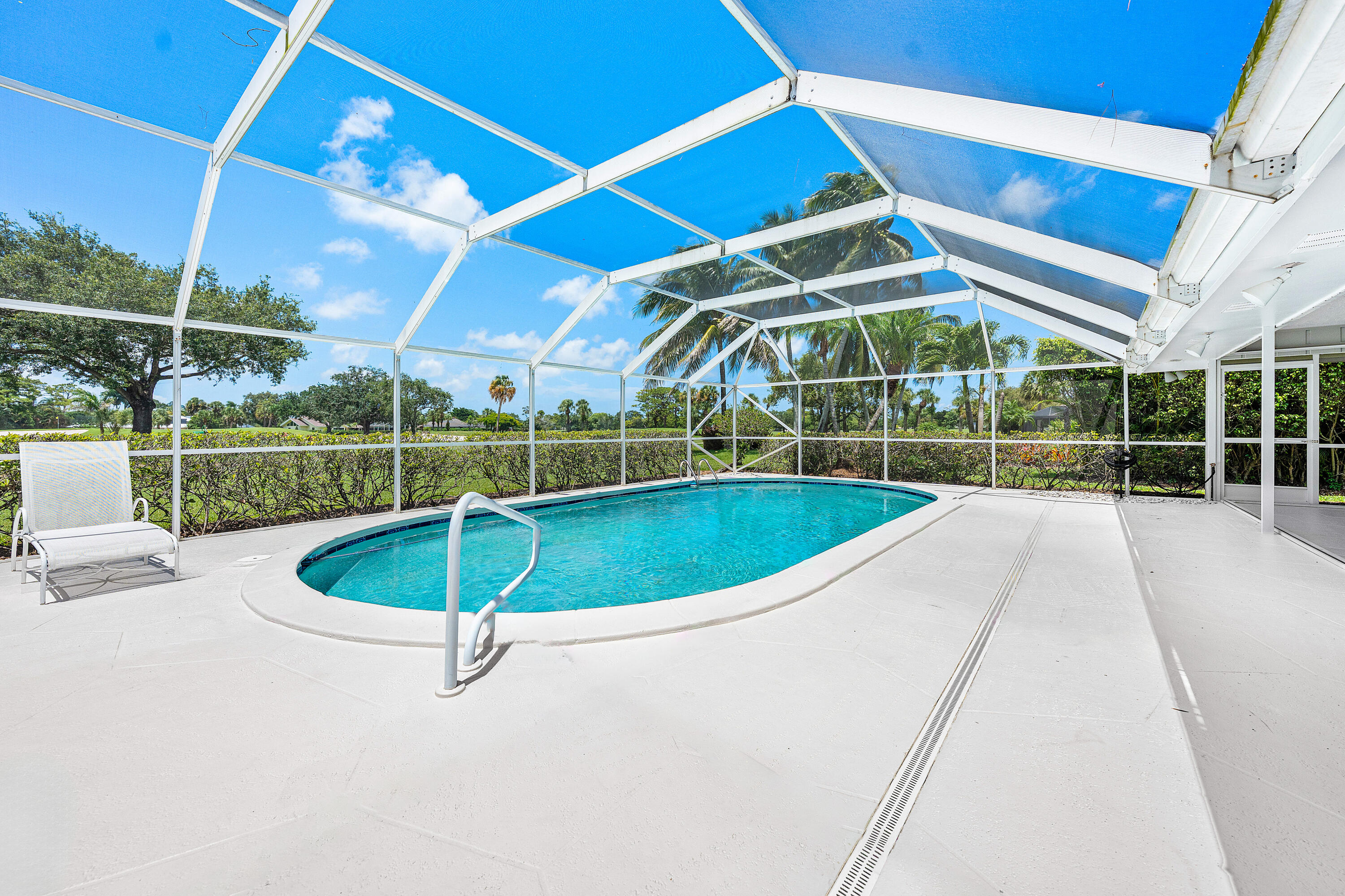 489 S Country Club Drive