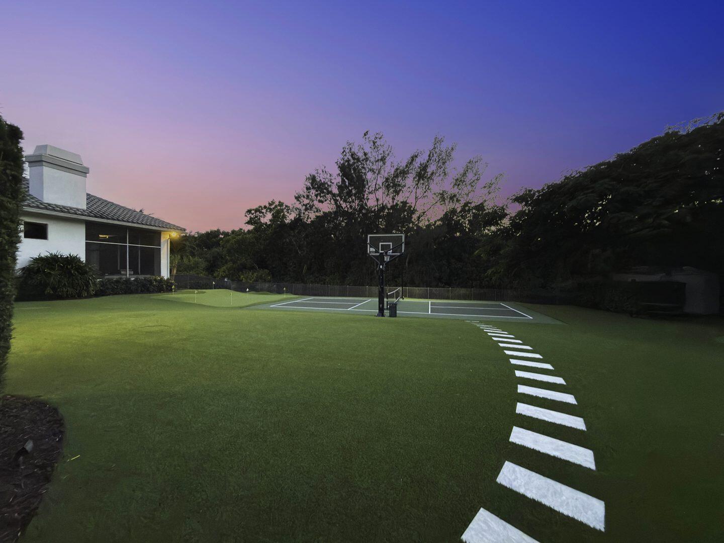 15271 Tall Oak Avenue