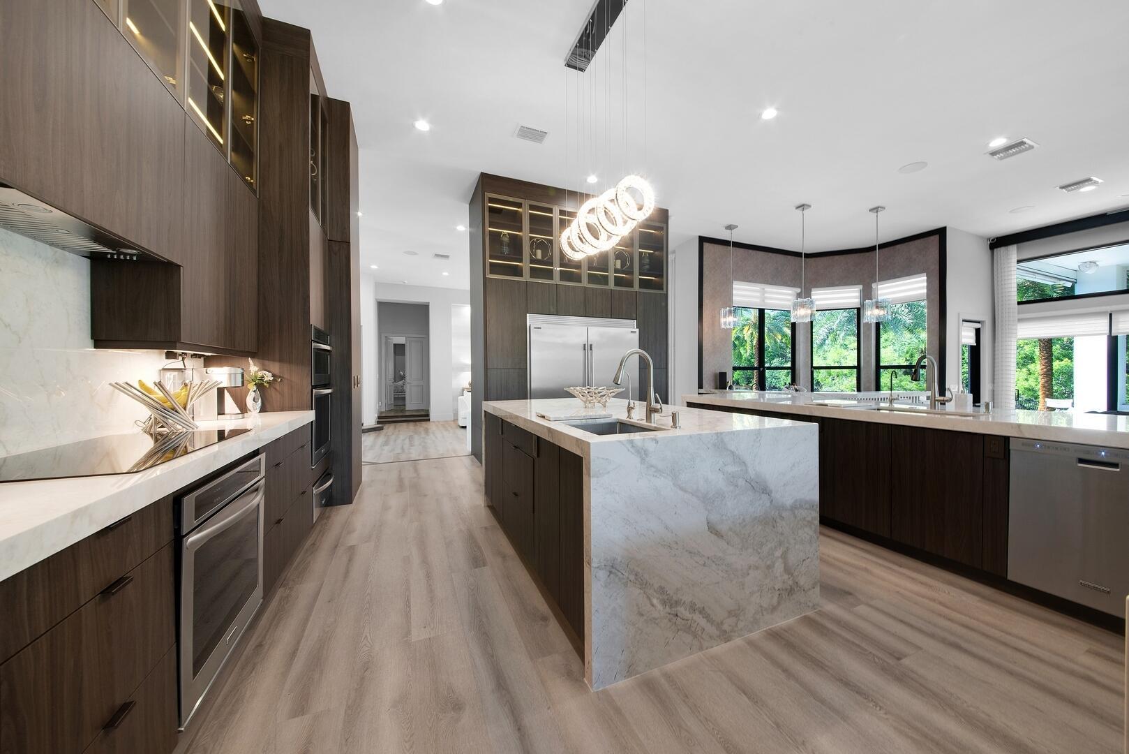 15271 Tall Oak Avenue