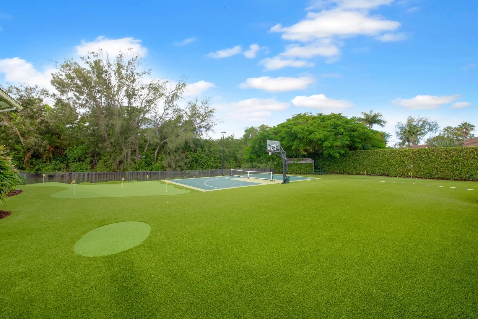 15271 Tall Oak Avenue