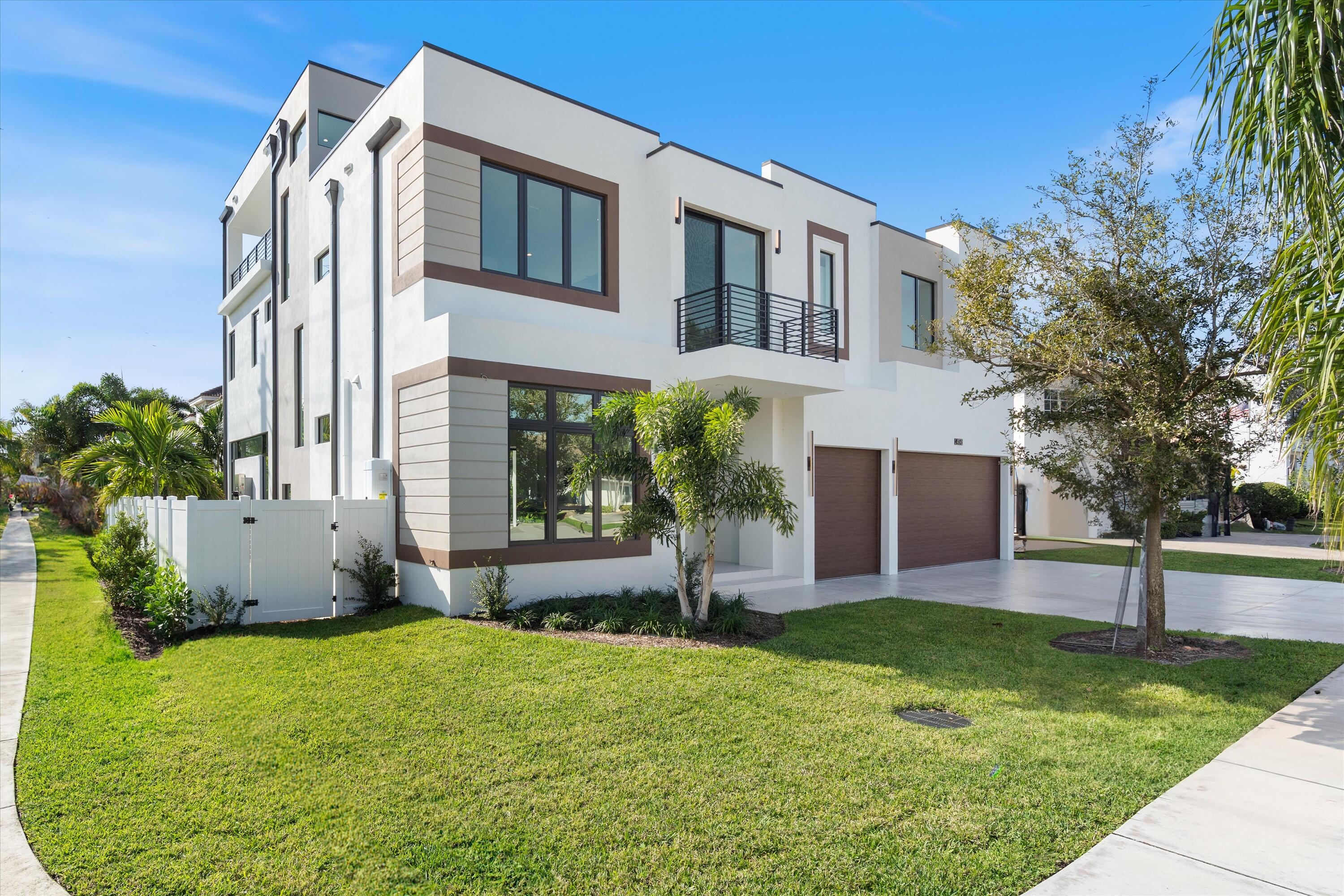 498 NE 6th Street