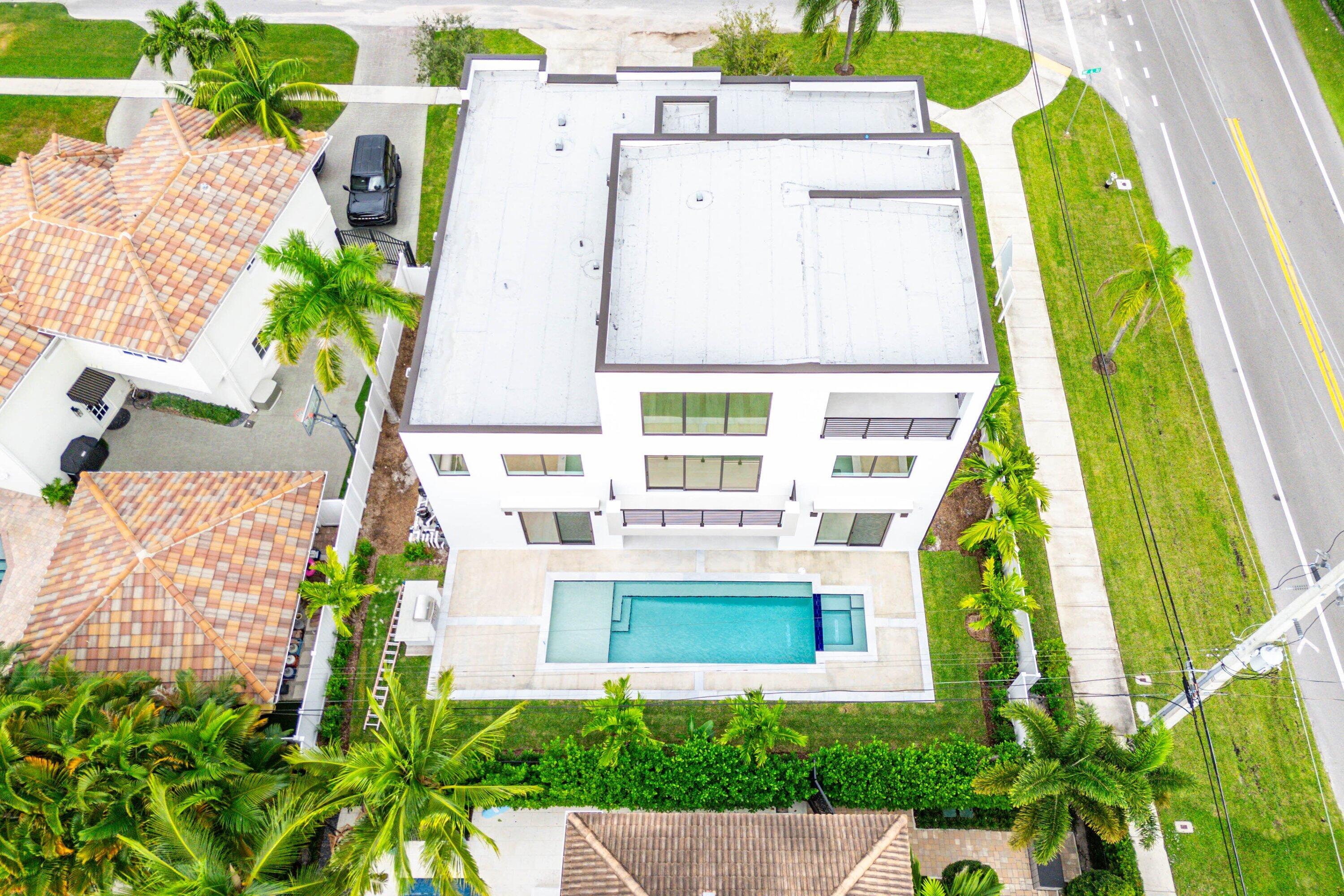 498 NE 6th Street
