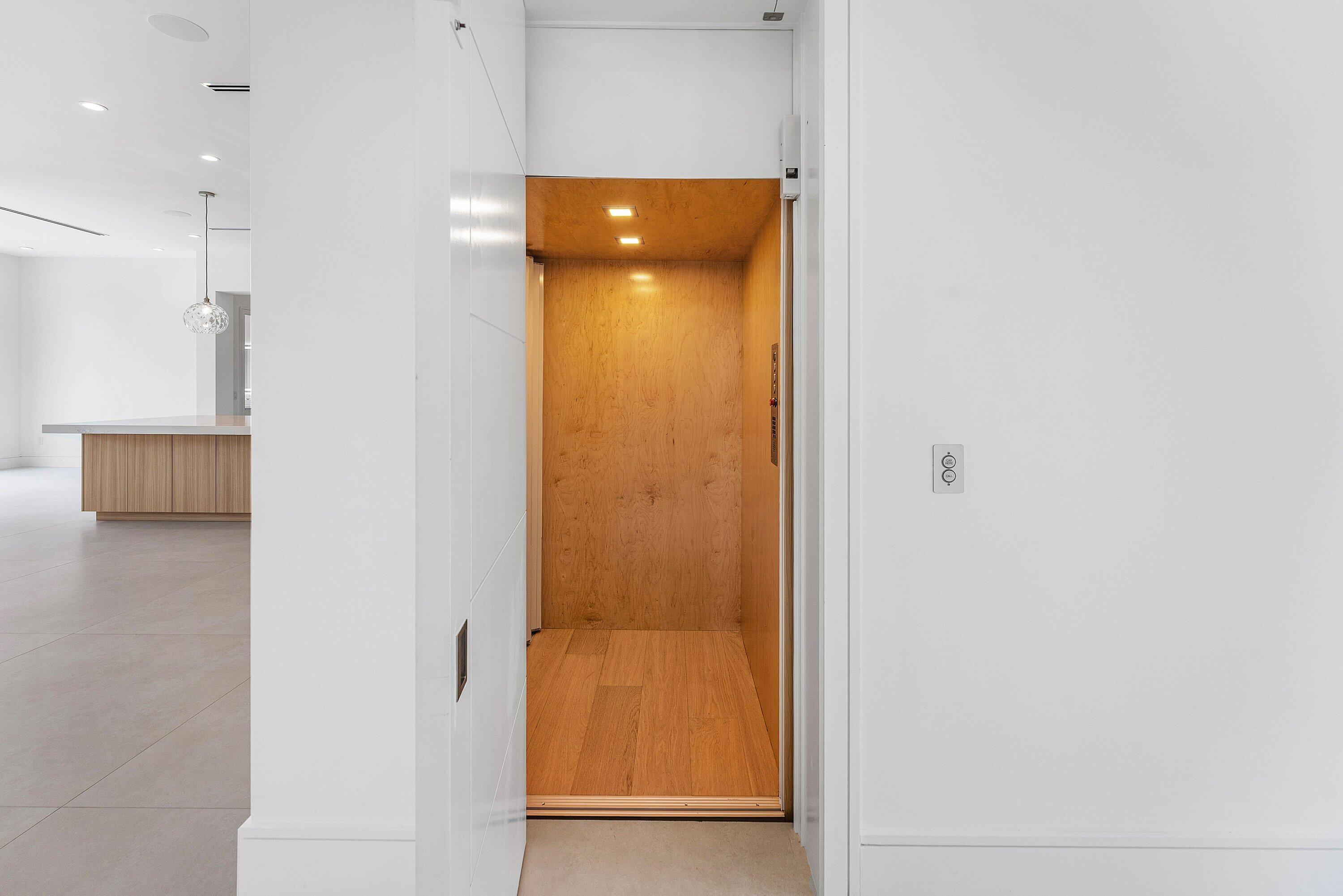 498 NE 6th Street