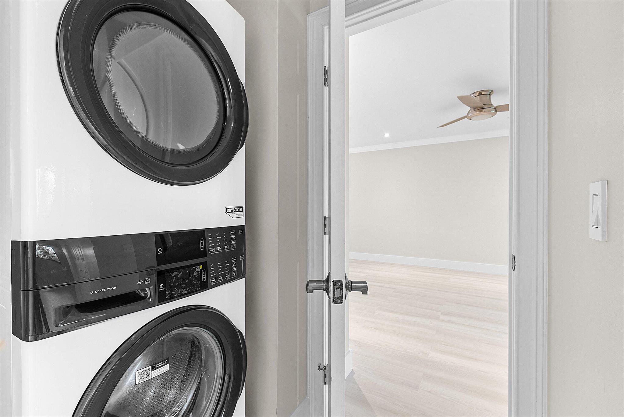 18 Stratford Drive E F