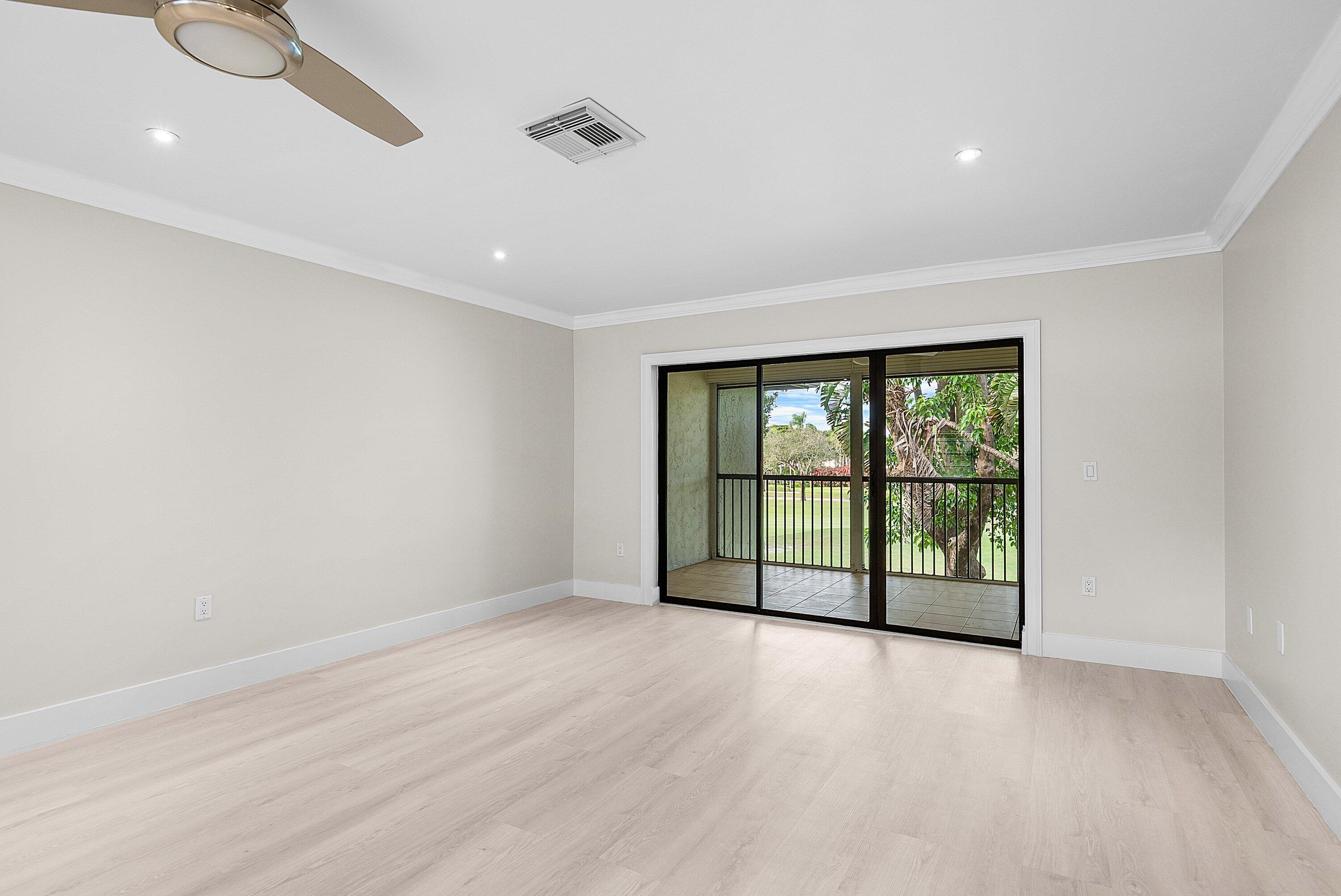 18 Stratford Drive E F
