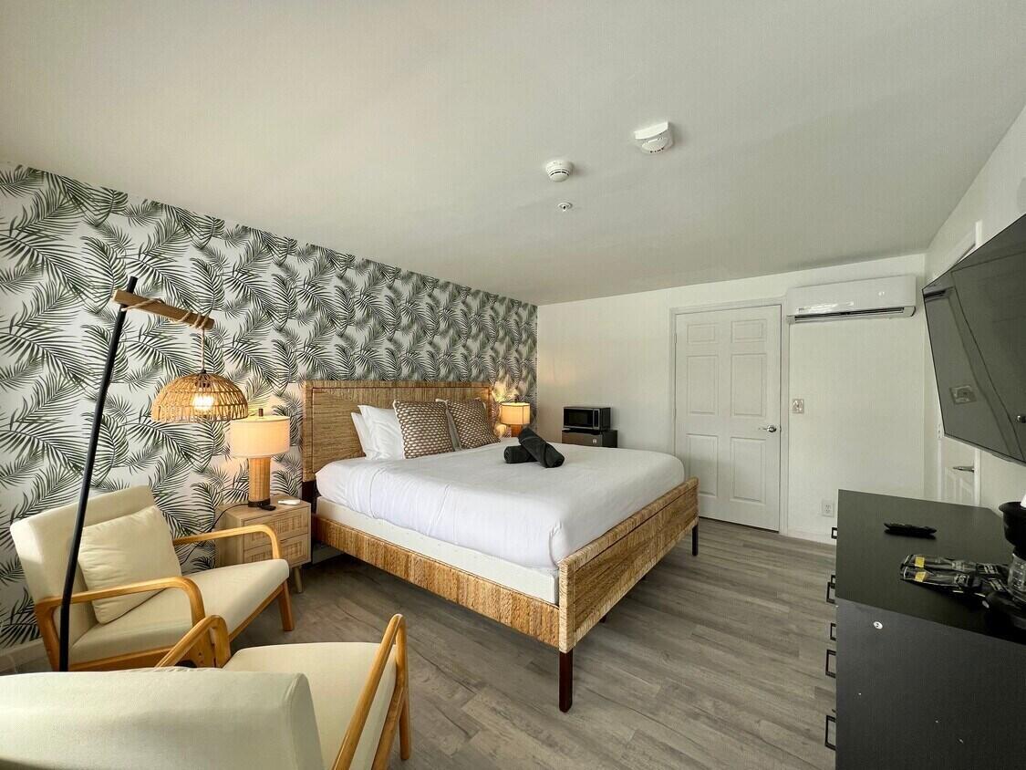 1020 N Riverside Drive