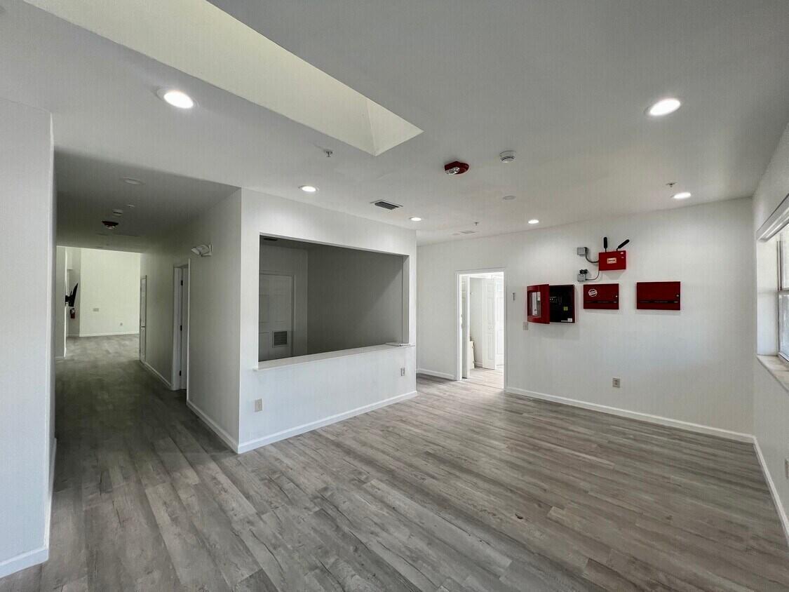 1020 N Riverside Drive