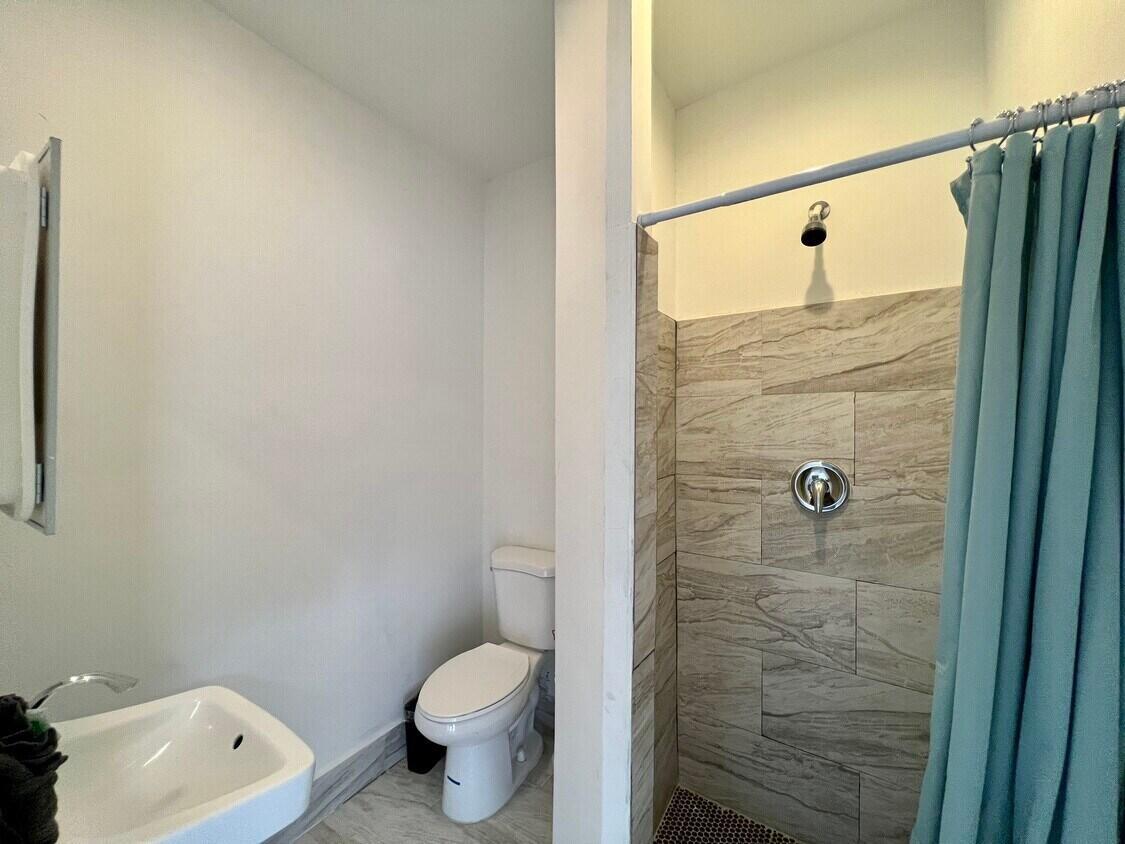 1020 N Riverside Drive