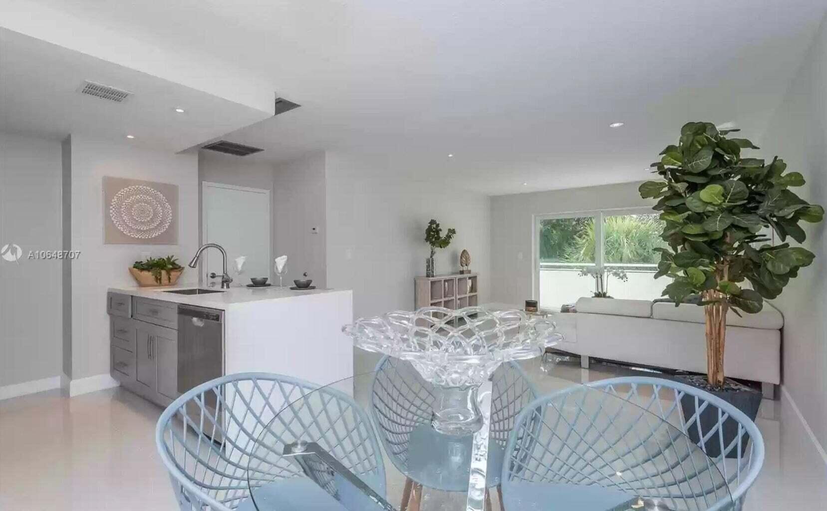 3212 NE 12th Street 302