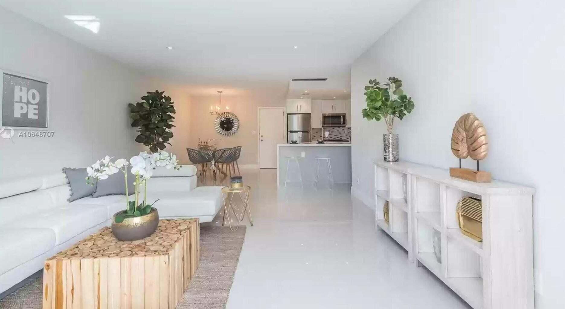 3212 NE 12th Street 302