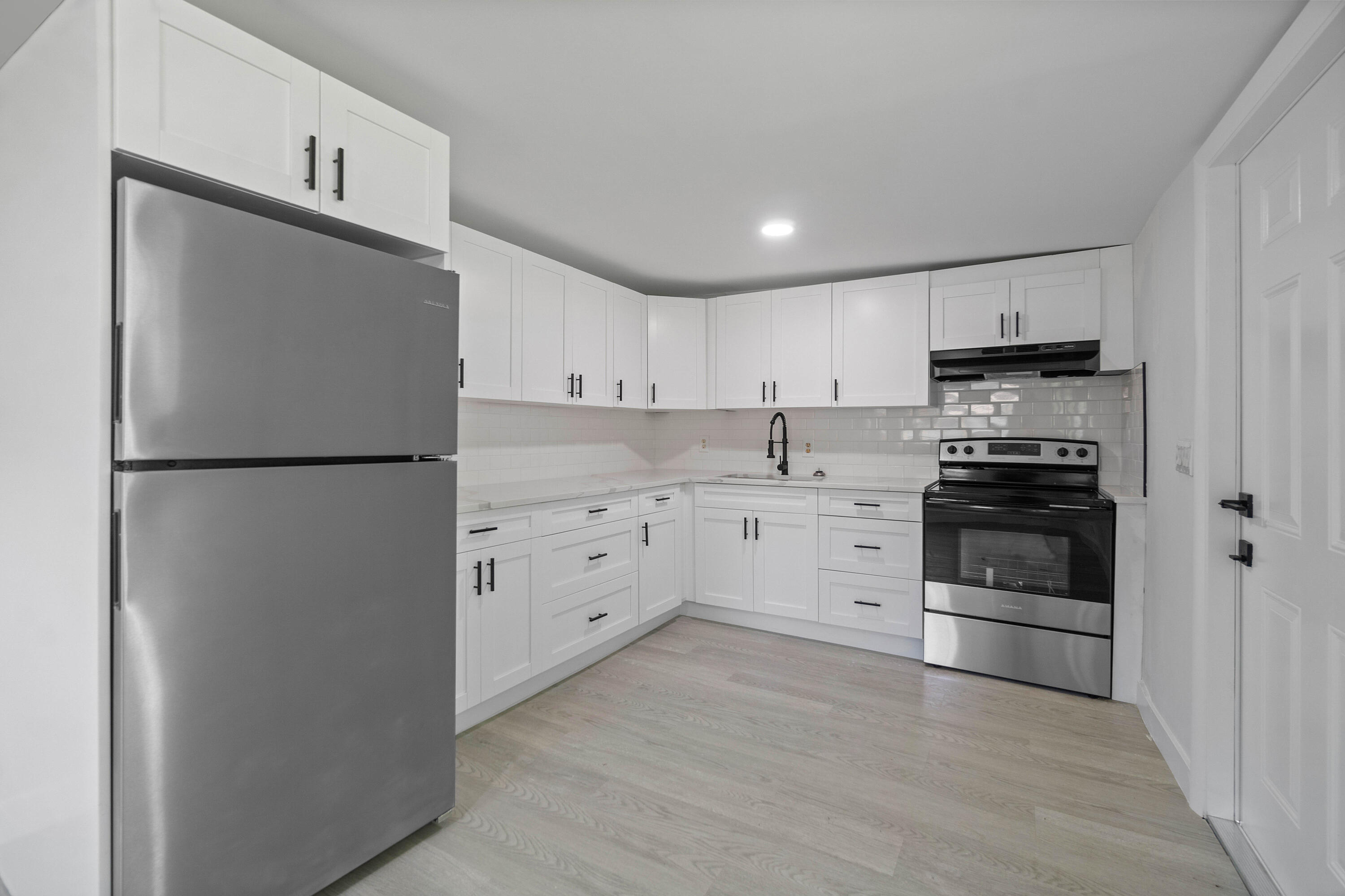 137 SW 9th Avenue
