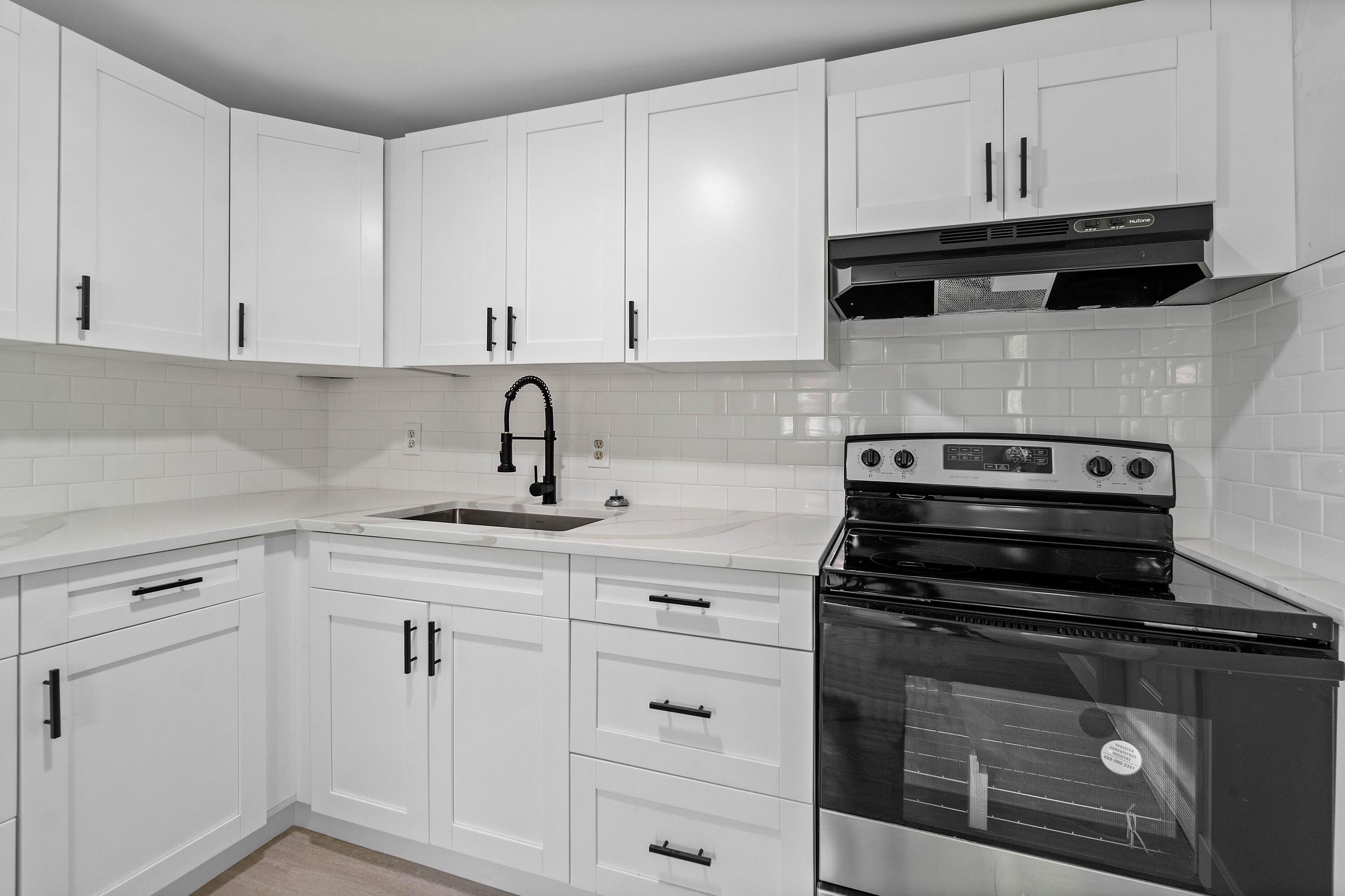 137 SW 9th Avenue