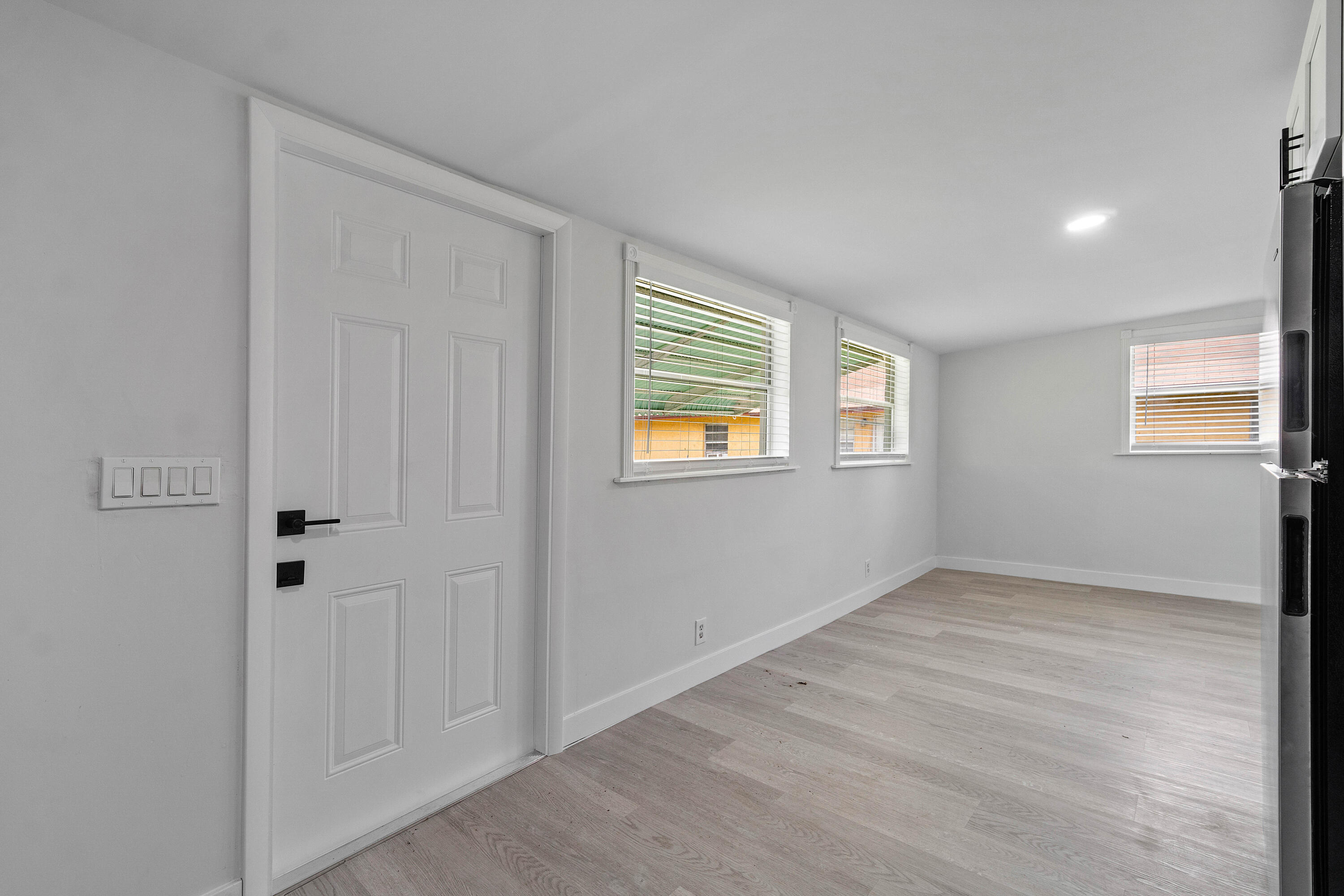 137 SW 9th Avenue