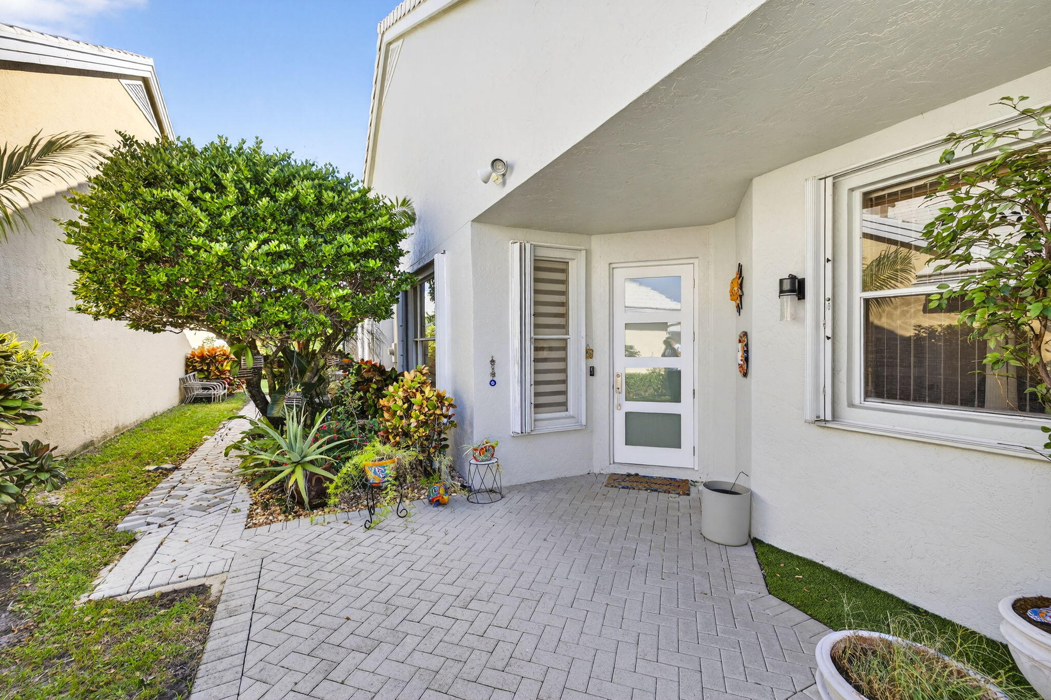 8337 Horseshoe Bay Road