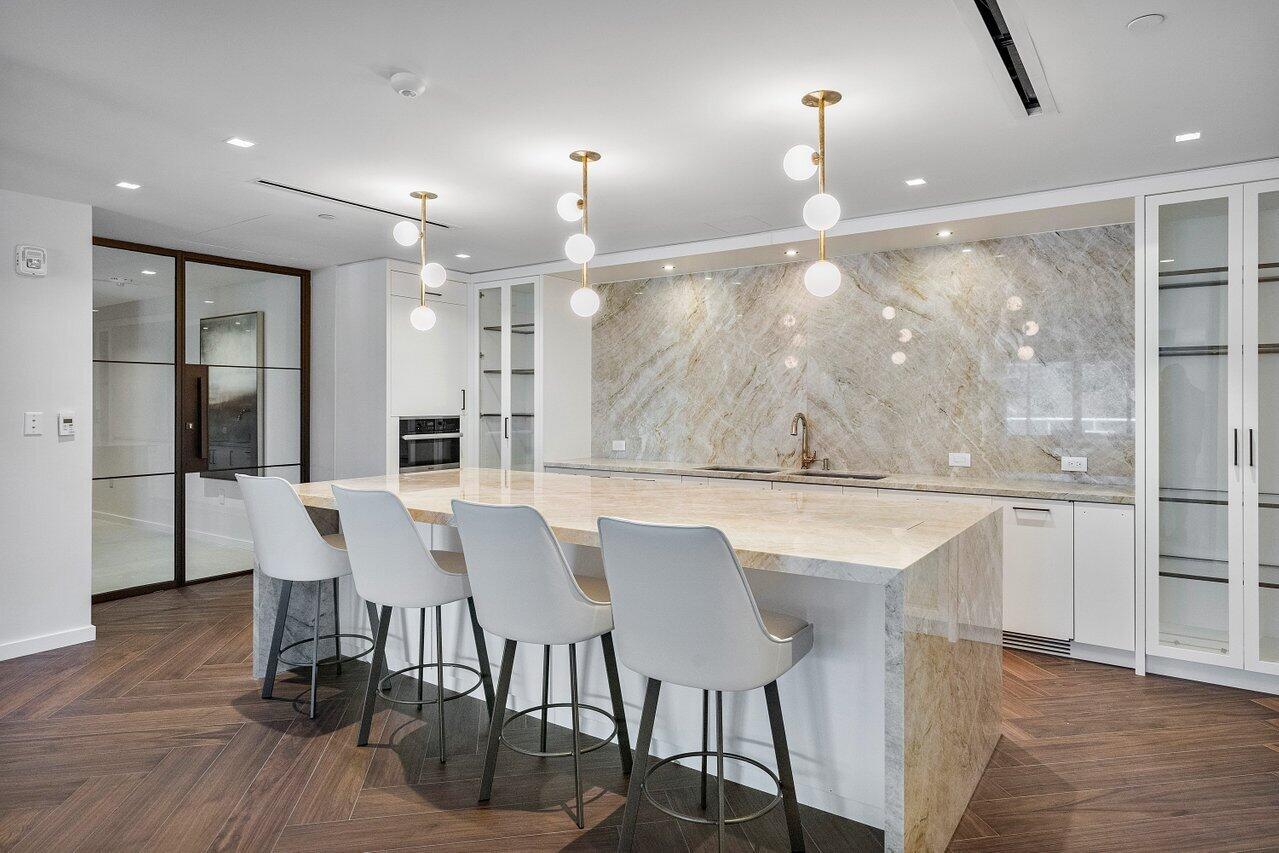 200 SE Mizner Boulevard 307