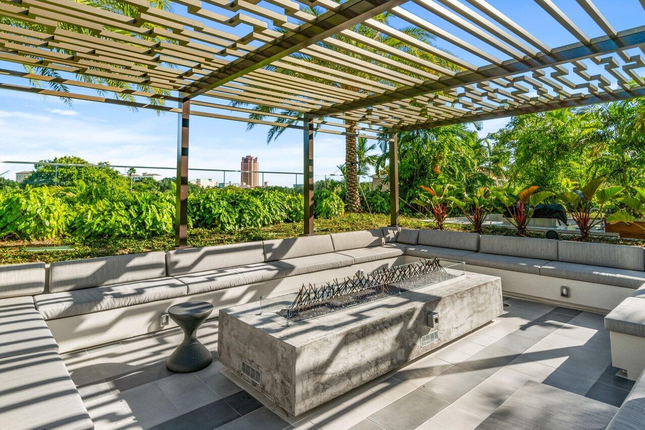 200 SE Mizner Boulevard 307