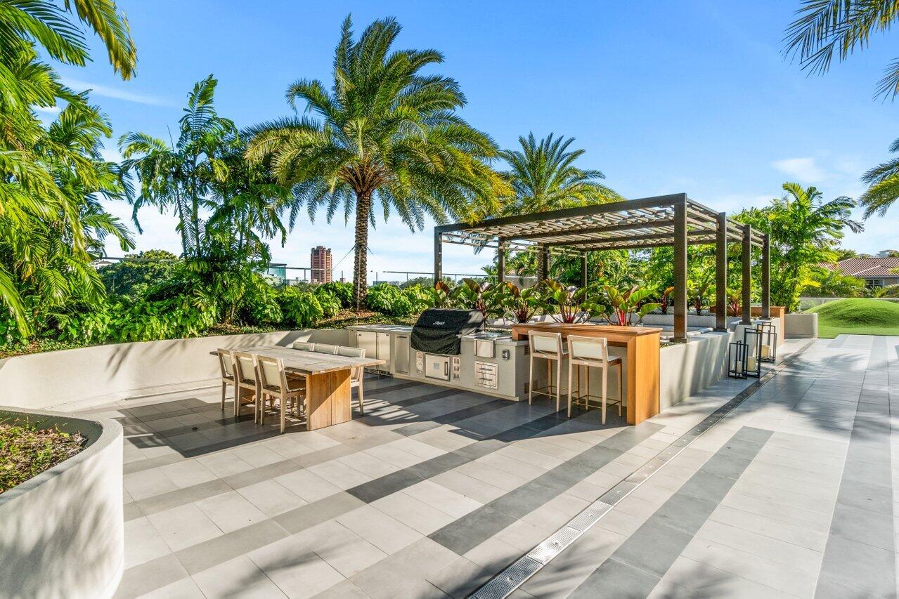 200 SE Mizner Boulevard 307