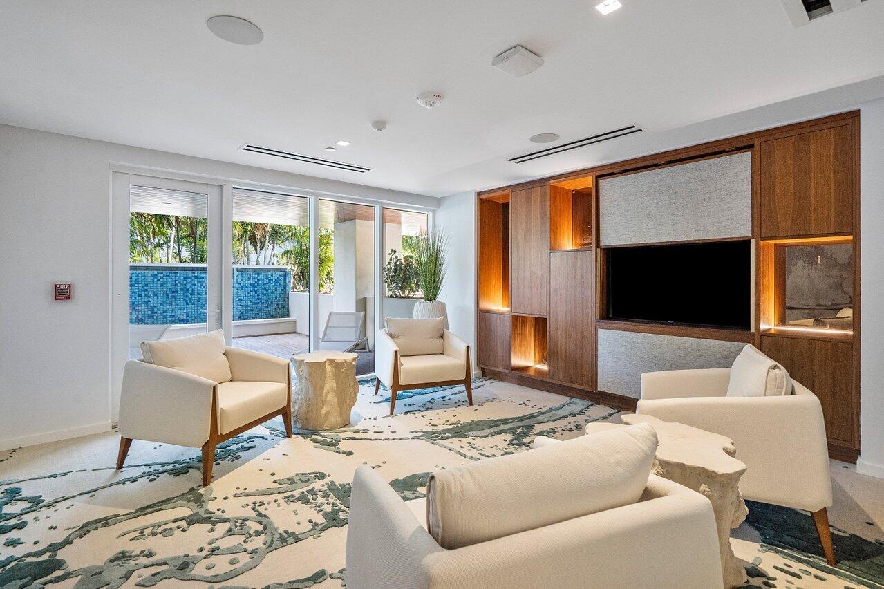 200 SE Mizner Boulevard 307