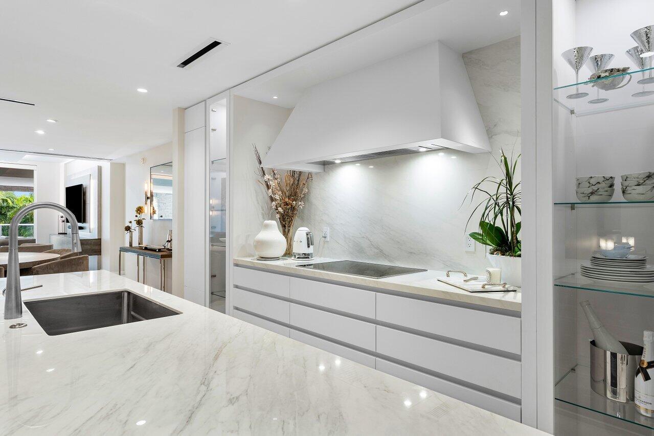 200 SE Mizner Boulevard 307