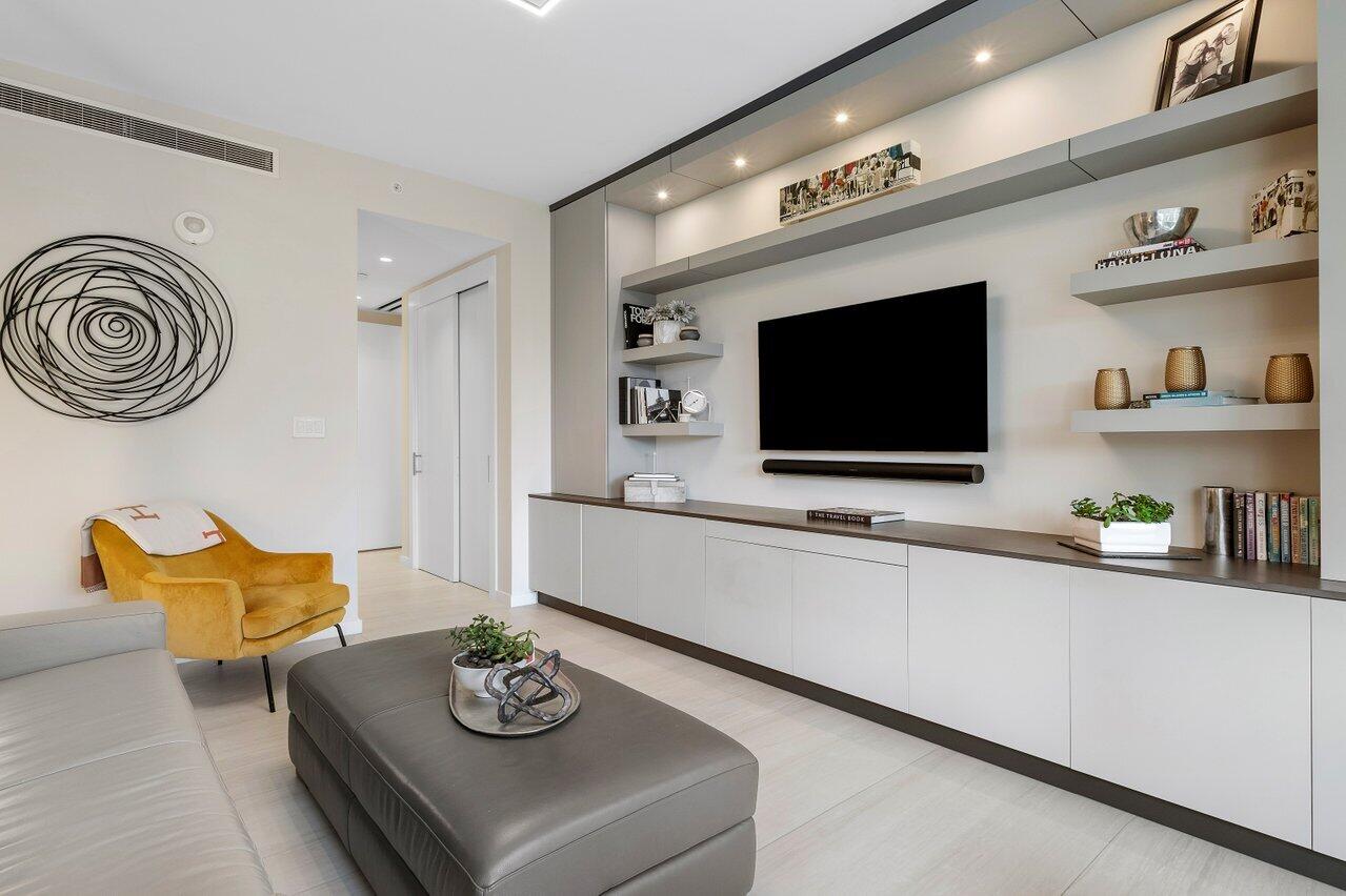 200 SE Mizner Boulevard 307