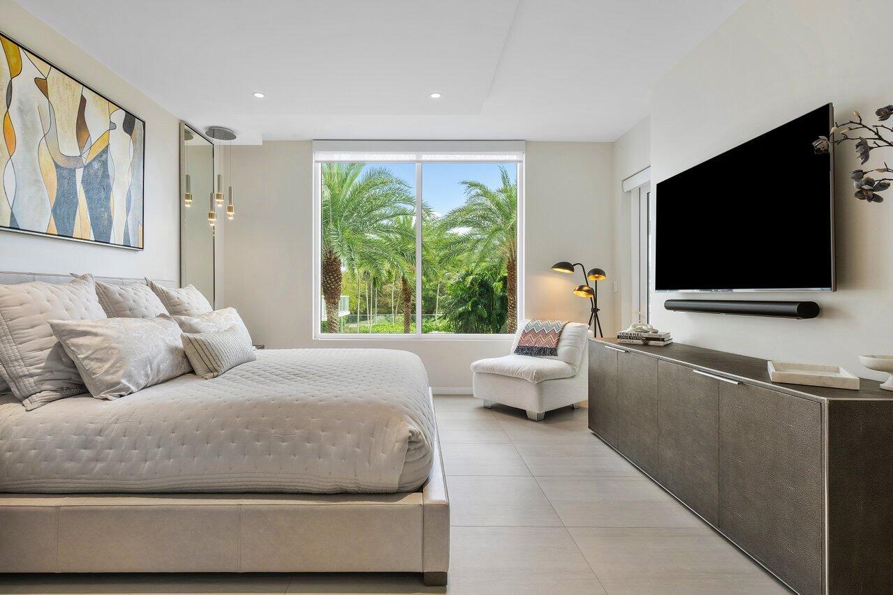200 SE Mizner Boulevard 307