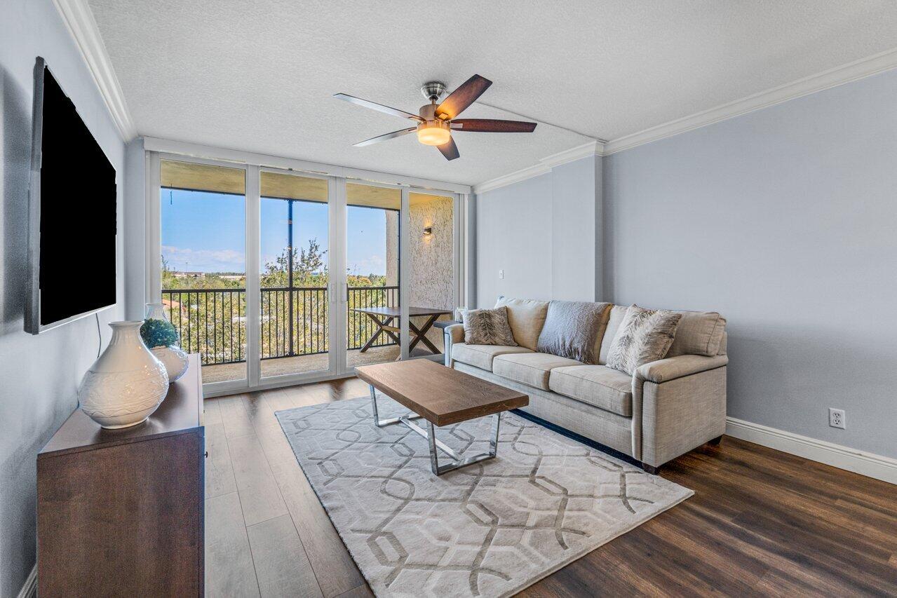 14 Royal Palm Way 504