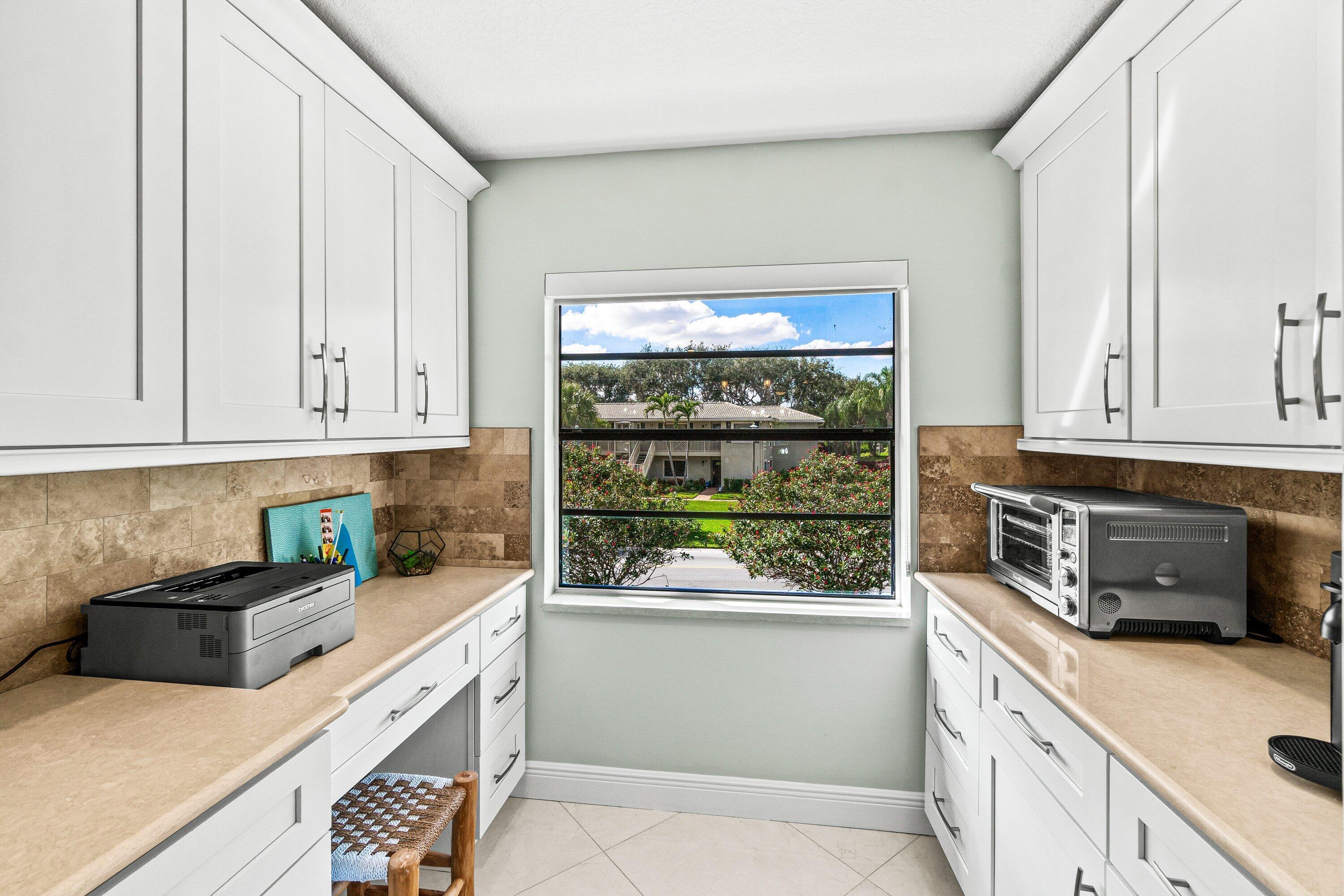 24 Stratford Drive E D