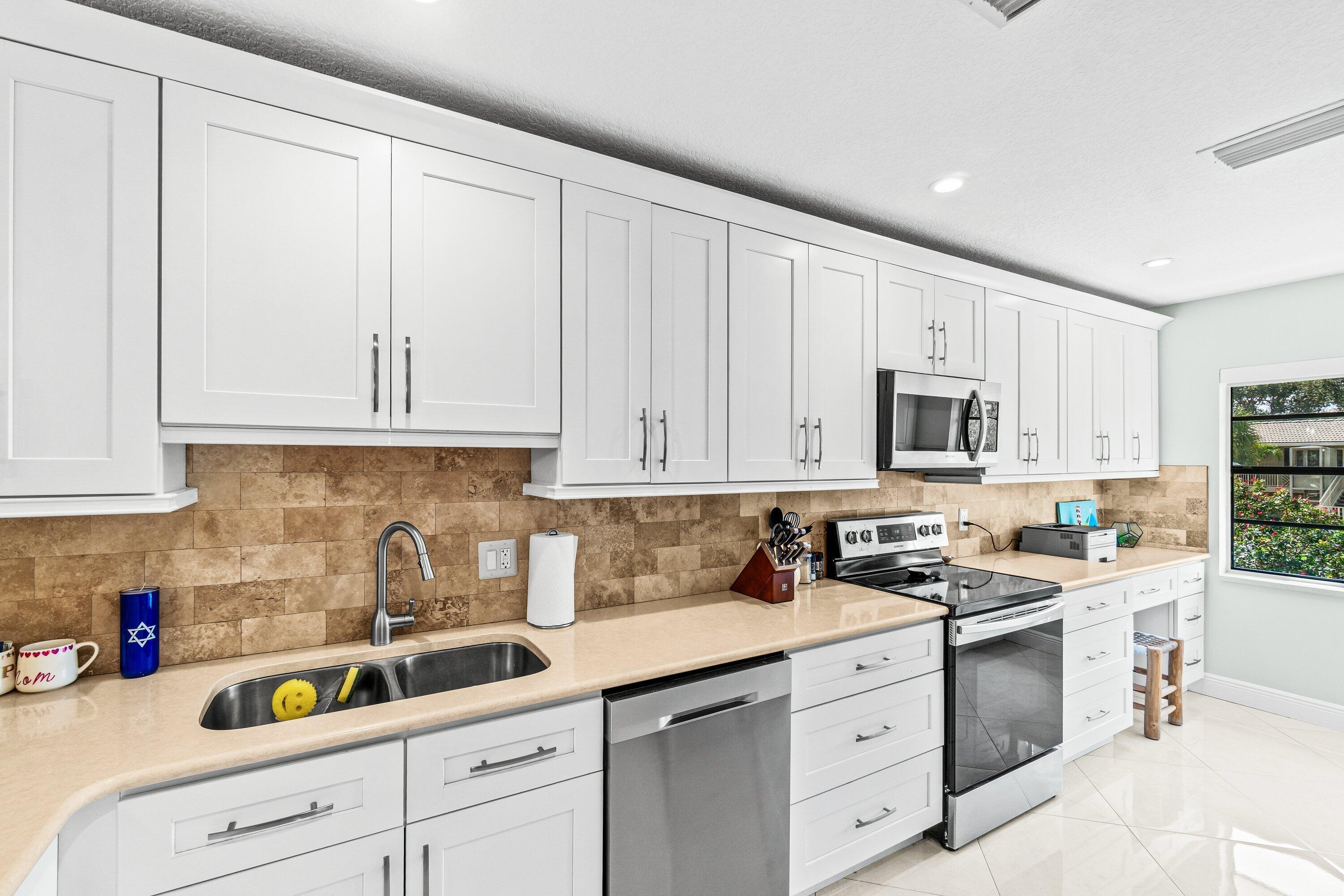 24 Stratford Drive E D