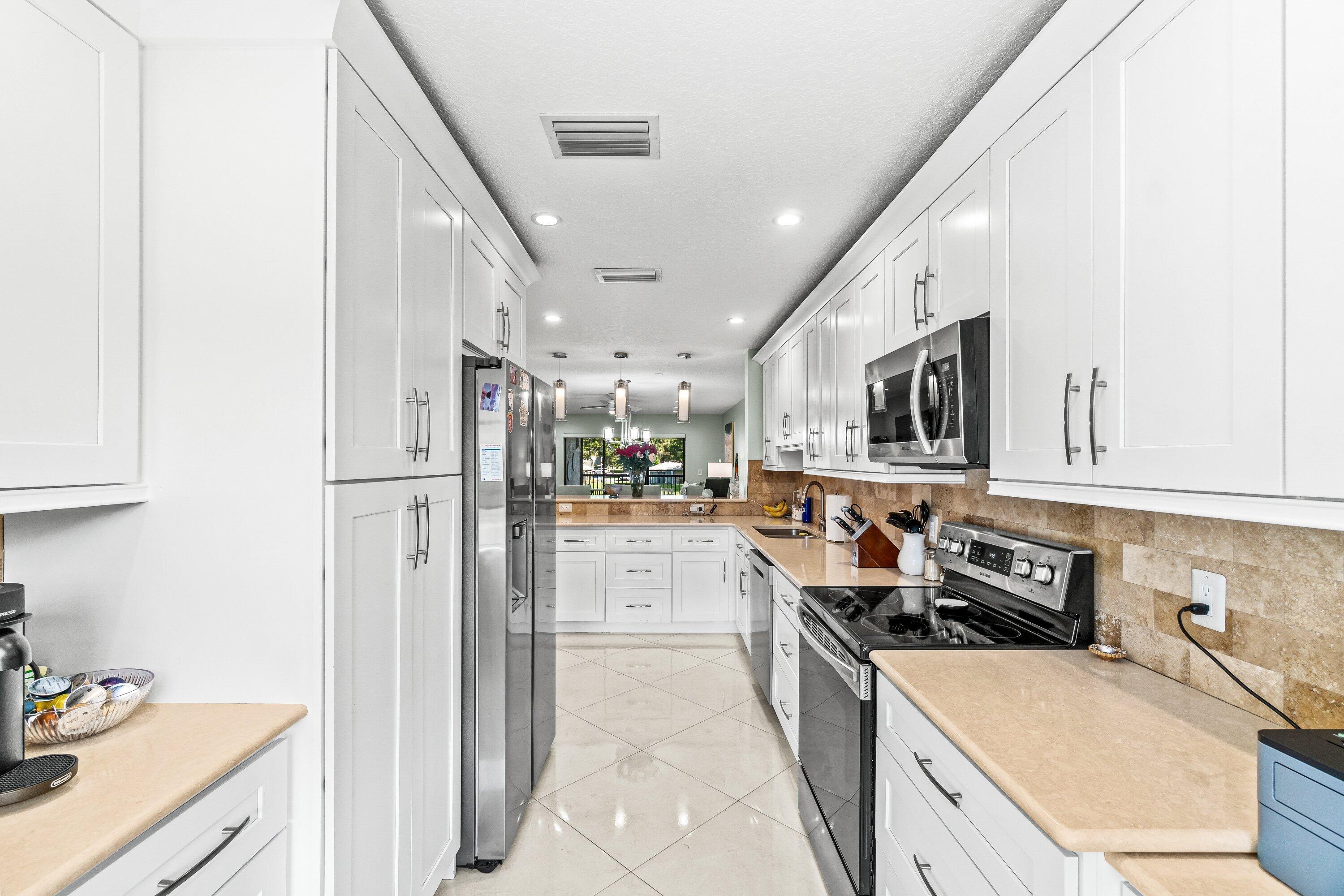 24 Stratford Drive E D