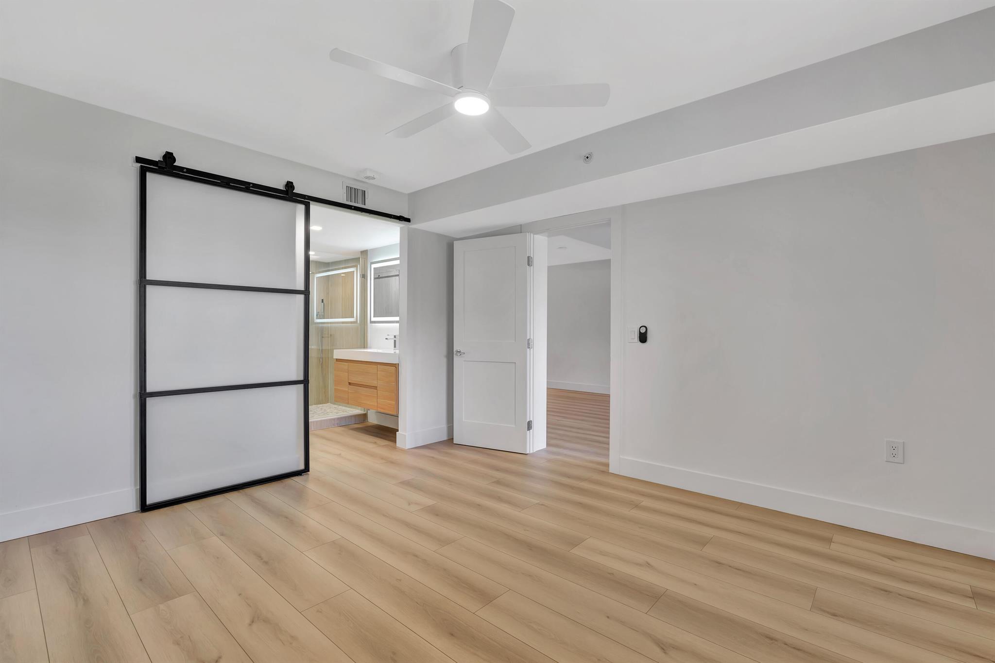 501 Seafarer Circle 204