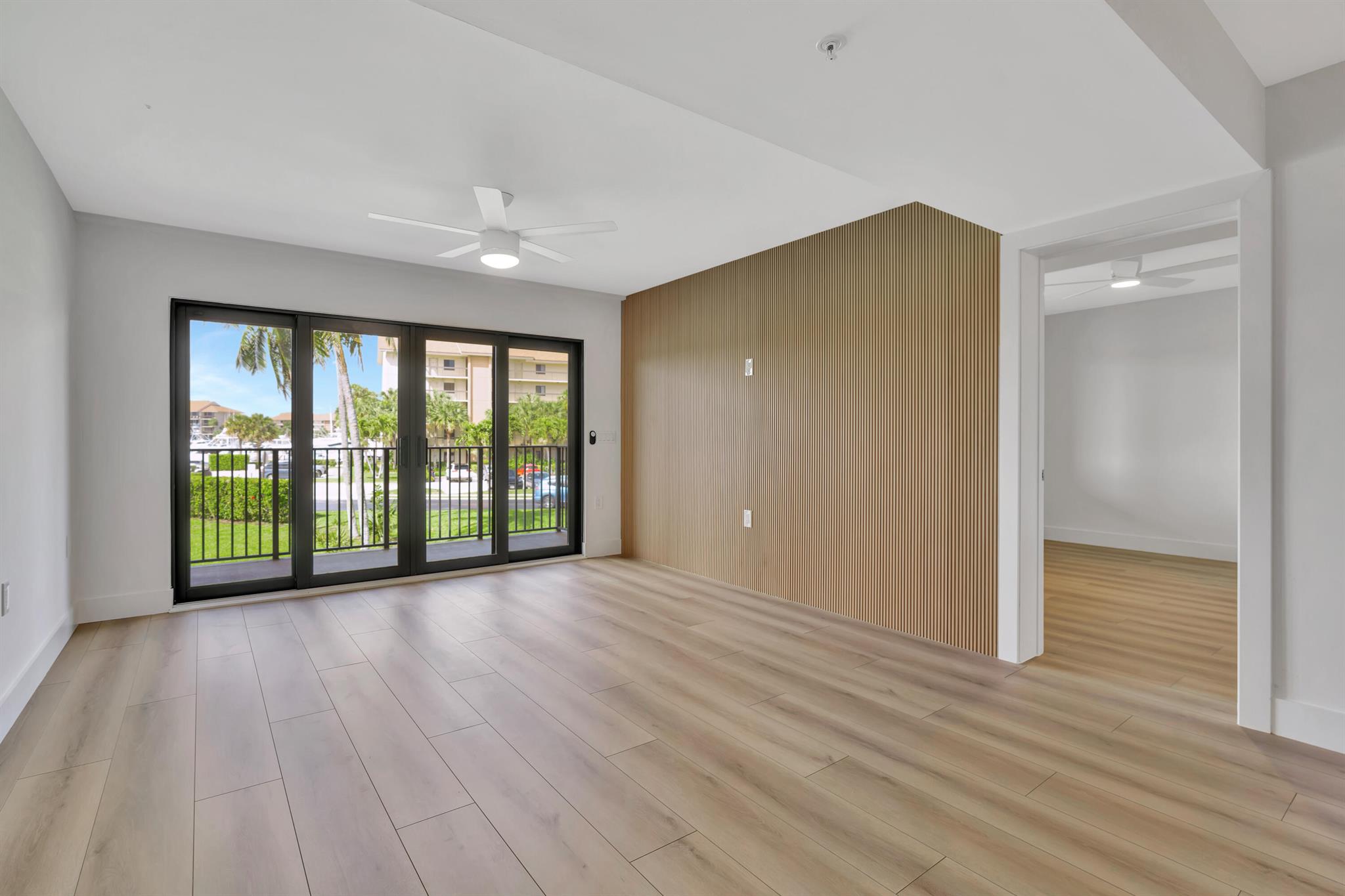 501 Seafarer Circle 204