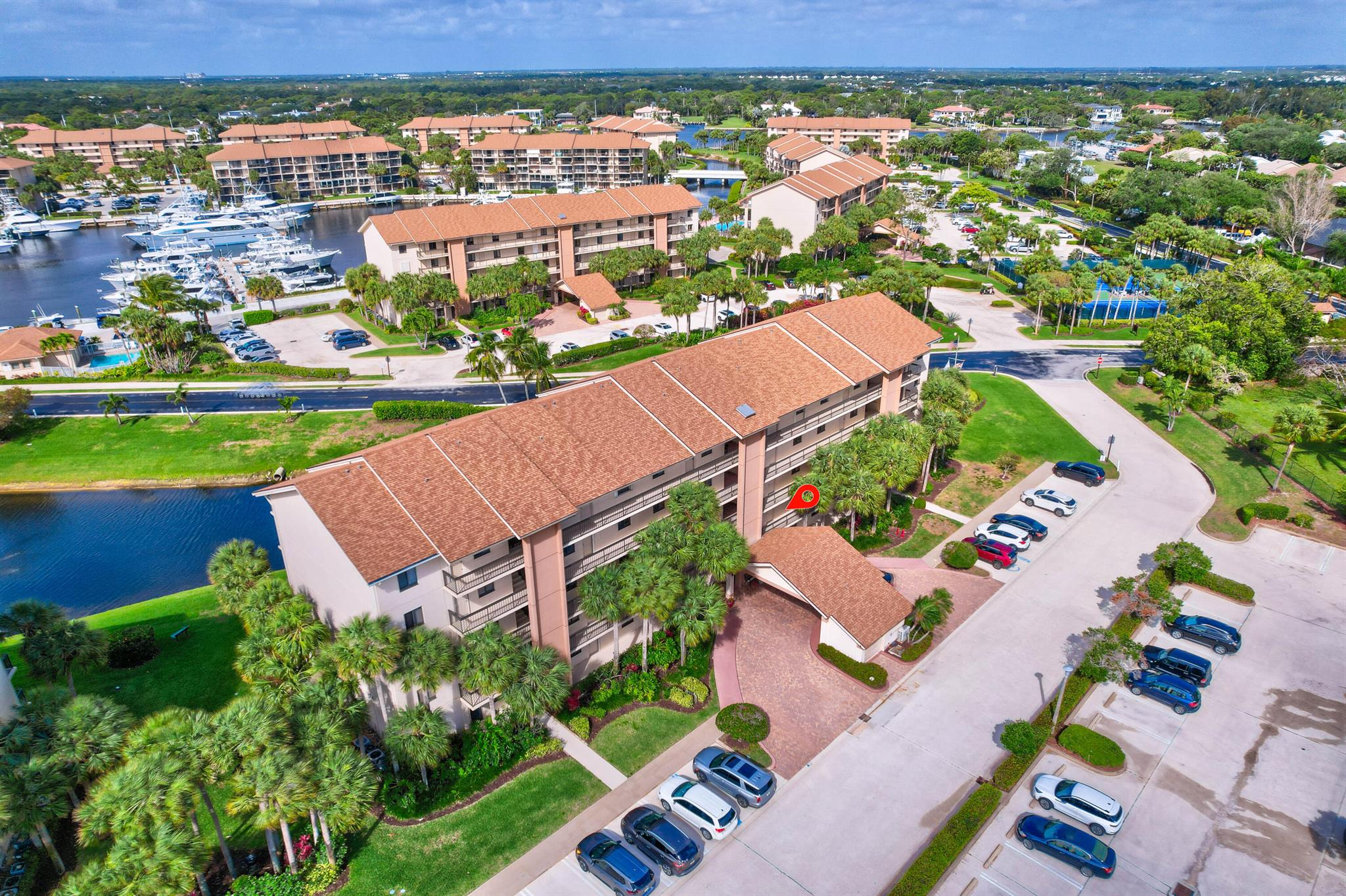 501 Seafarer Circle 204