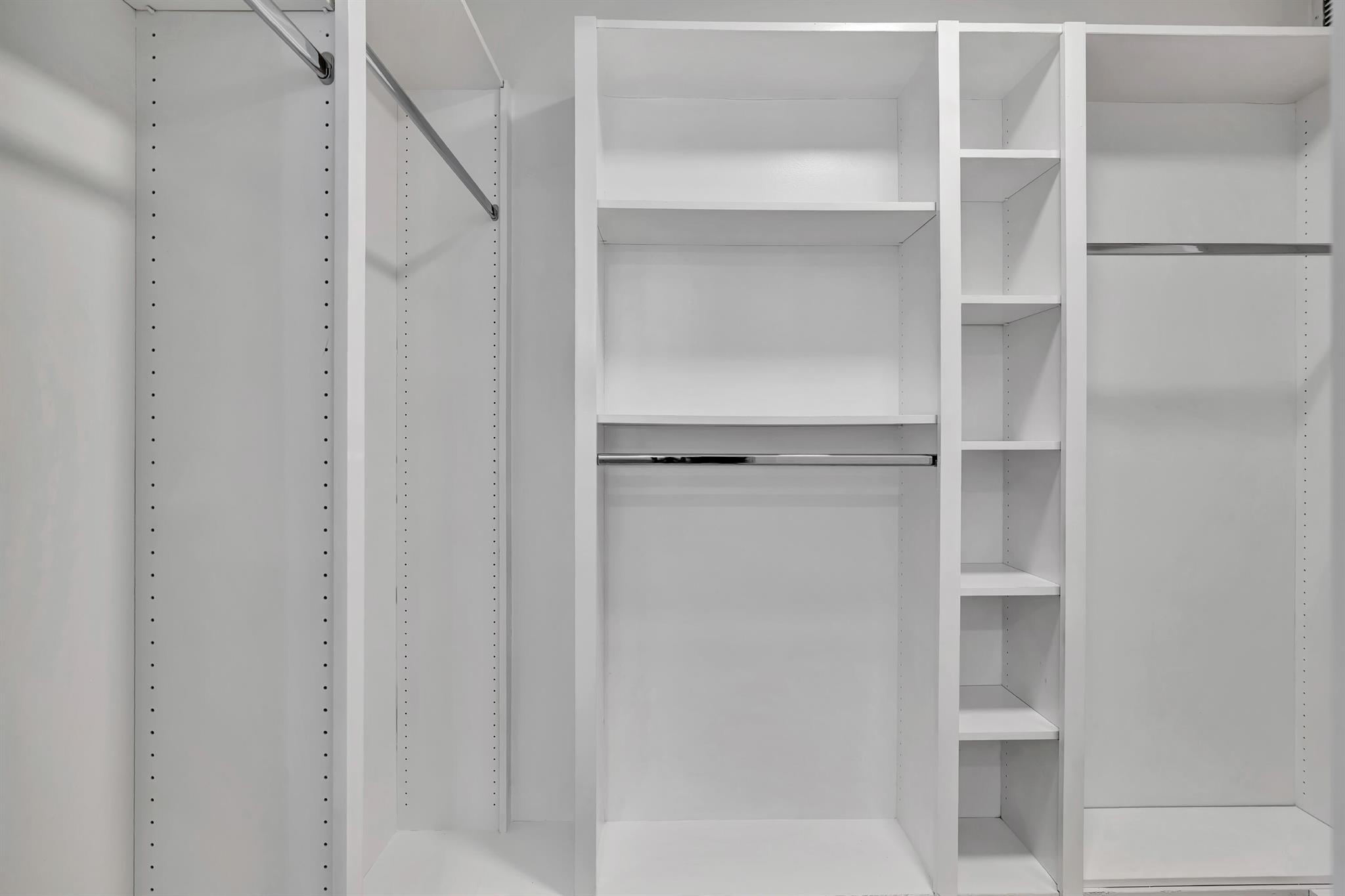 501 Seafarer Circle 204