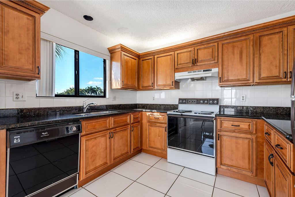 7689 Glendevon Lane 1805