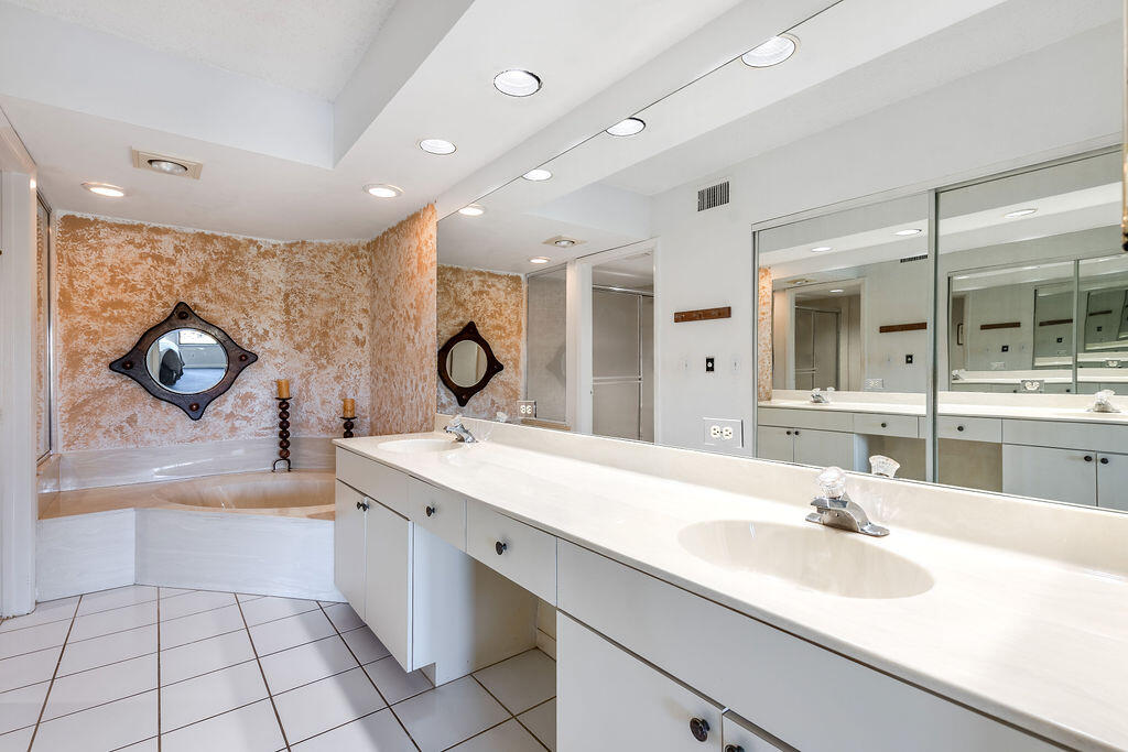7689 Glendevon Lane 1805