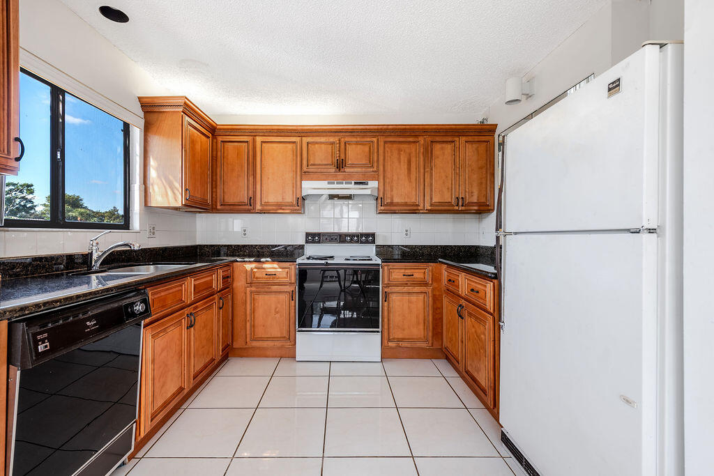 7689 Glendevon Lane 1805
