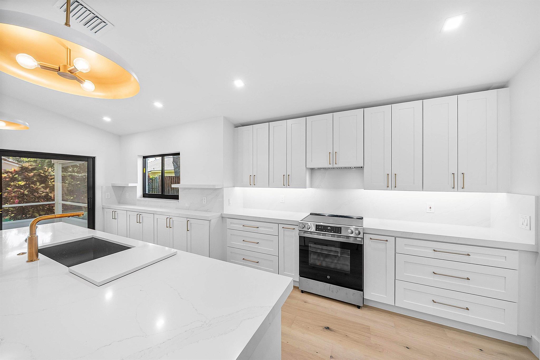 5723 Aspen Ridge Circle