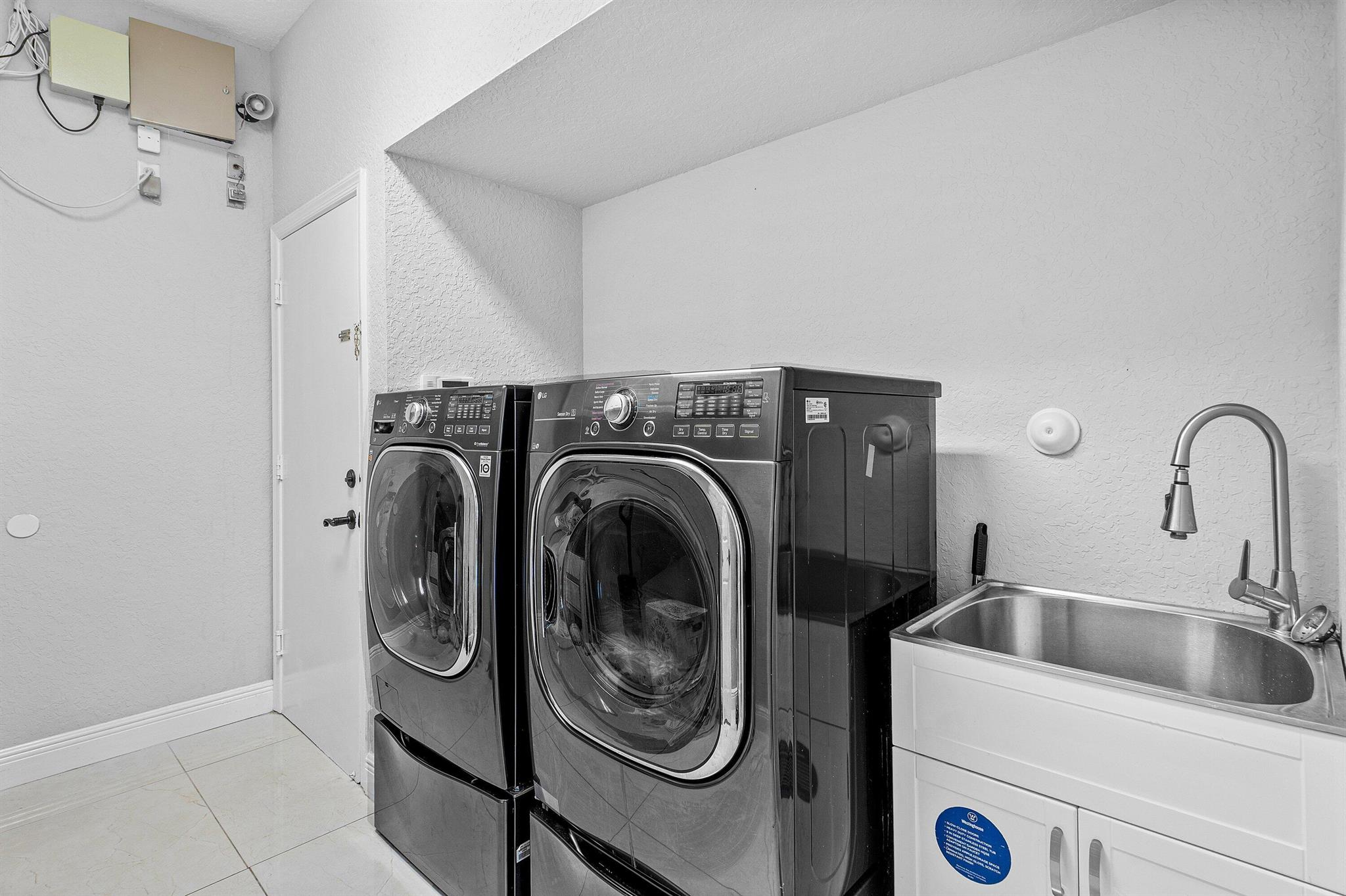 7056 NW 67th Terrace