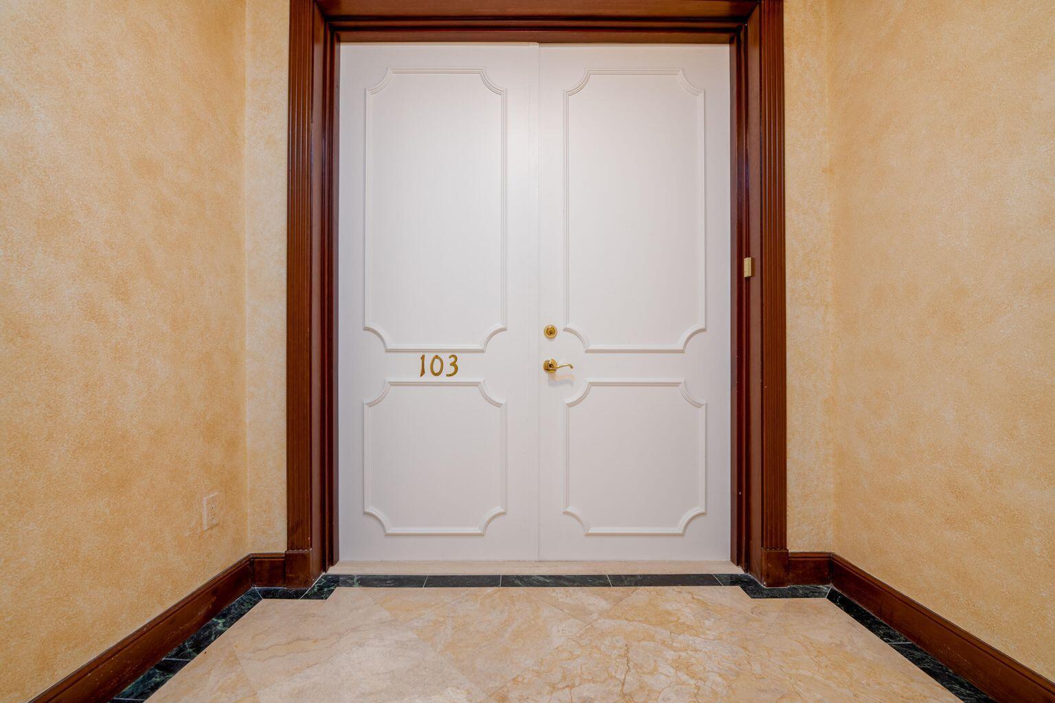 1228 Hillsboro Mile 103