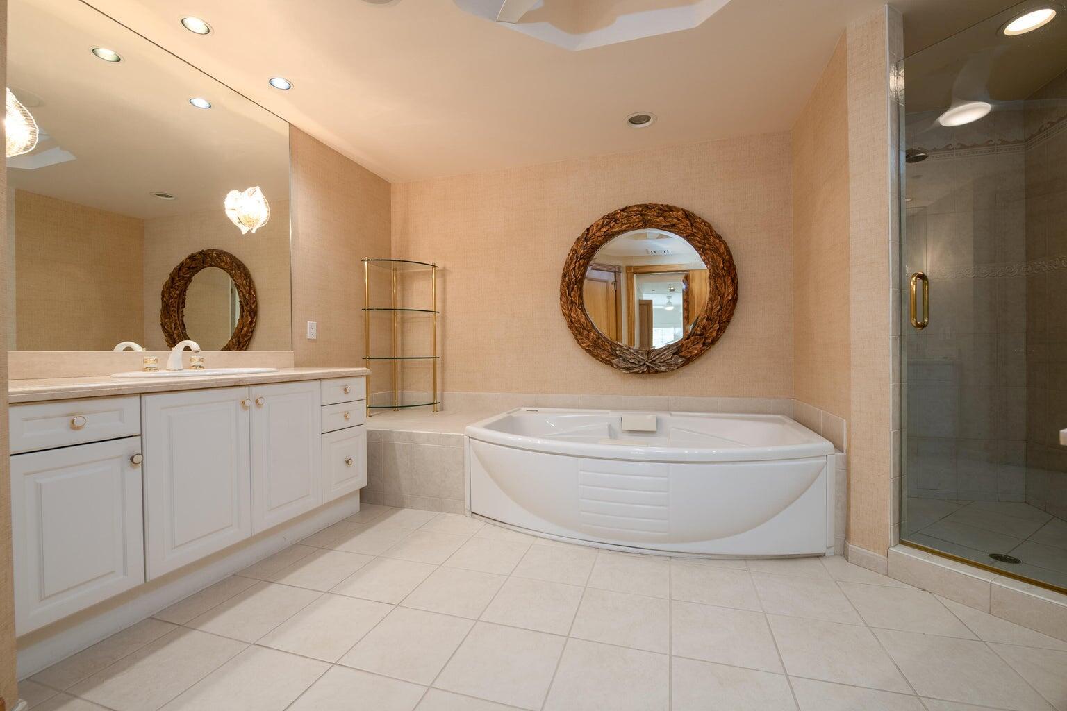 1228 Hillsboro Mile 103