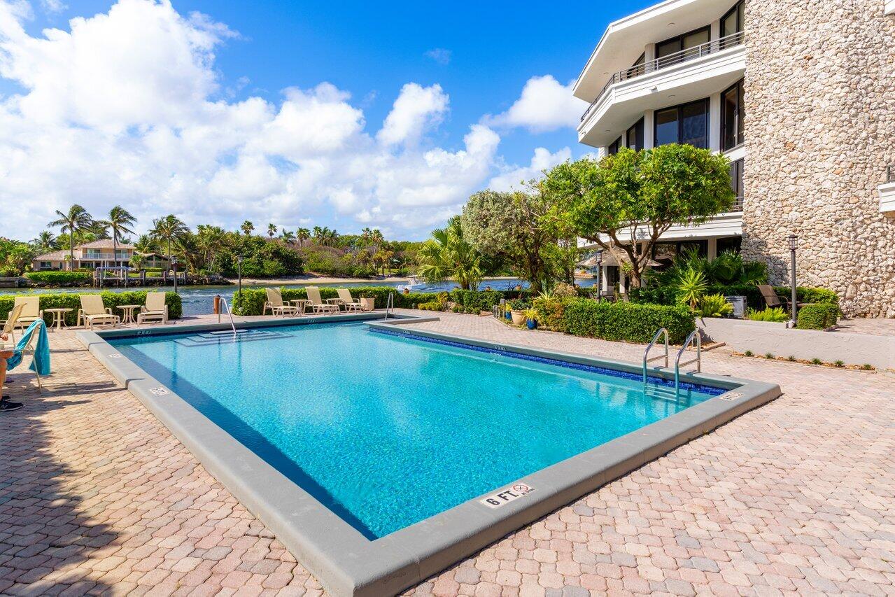 1170 Hillsboro Mile 302