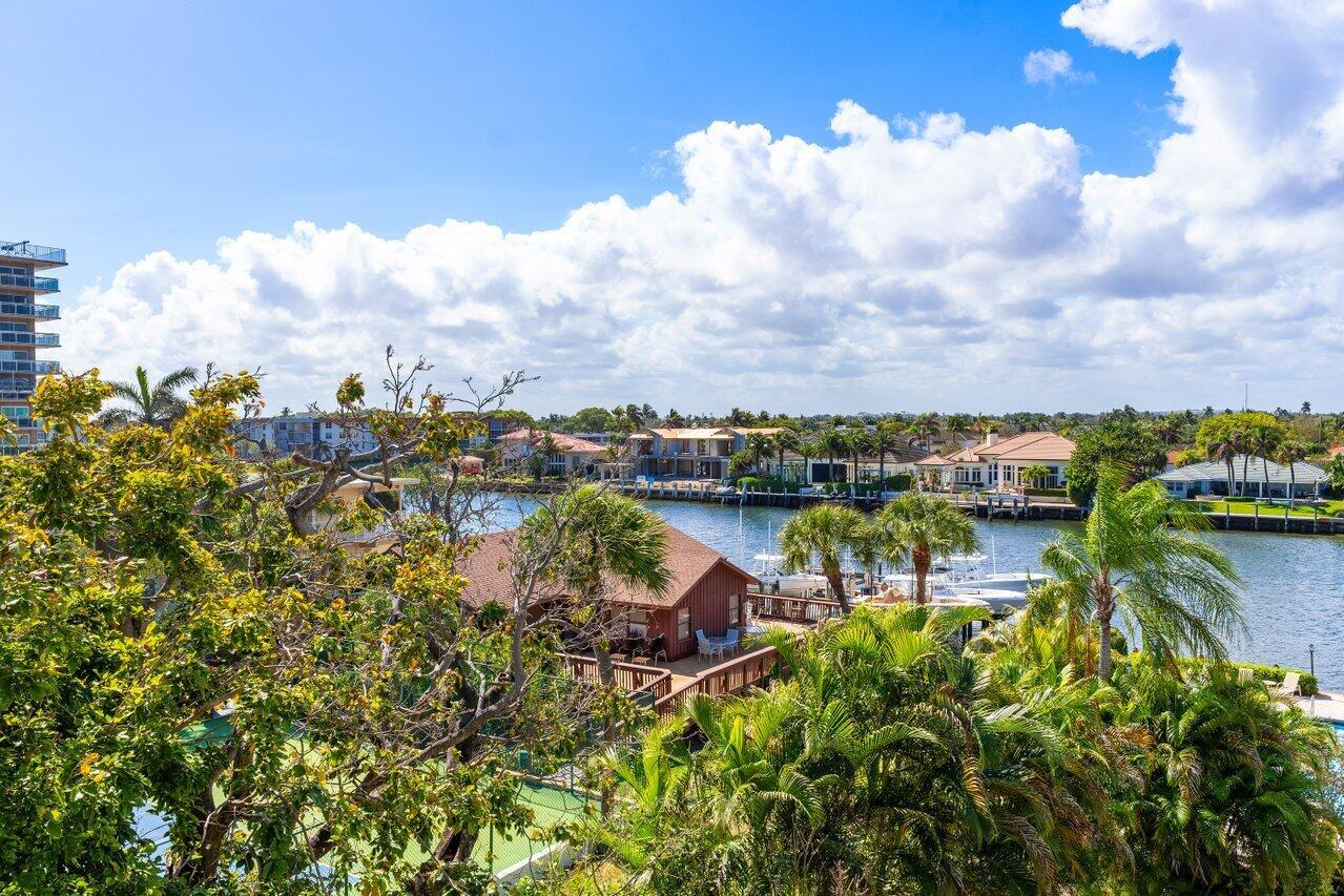 1170 Hillsboro Mile 302