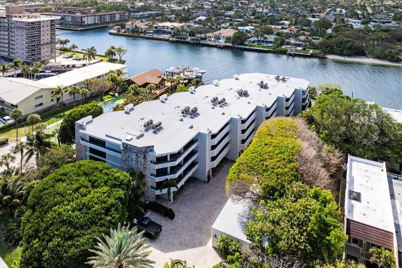 1170 Hillsboro Mile 302