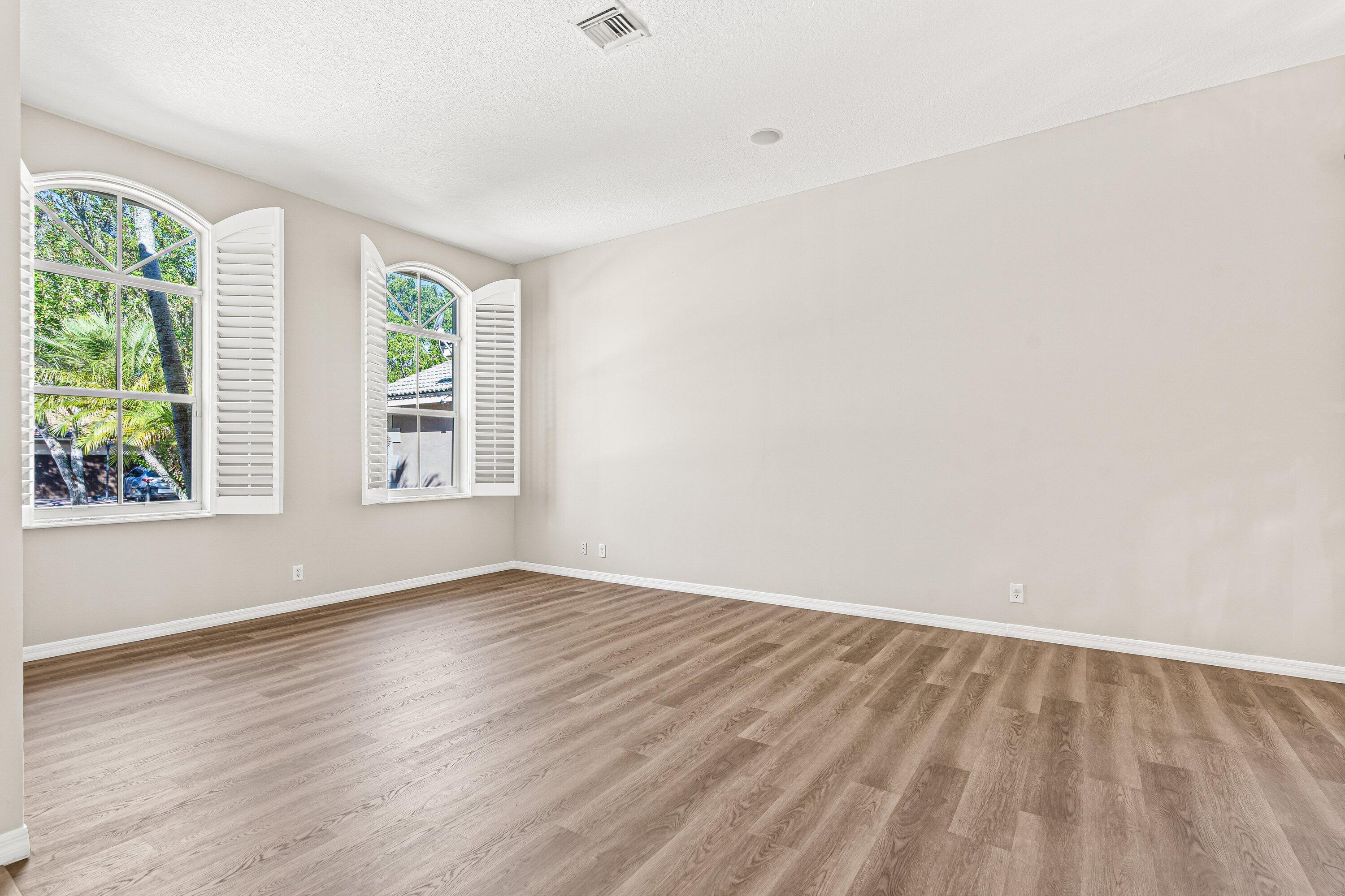 1366 Crossbill Court