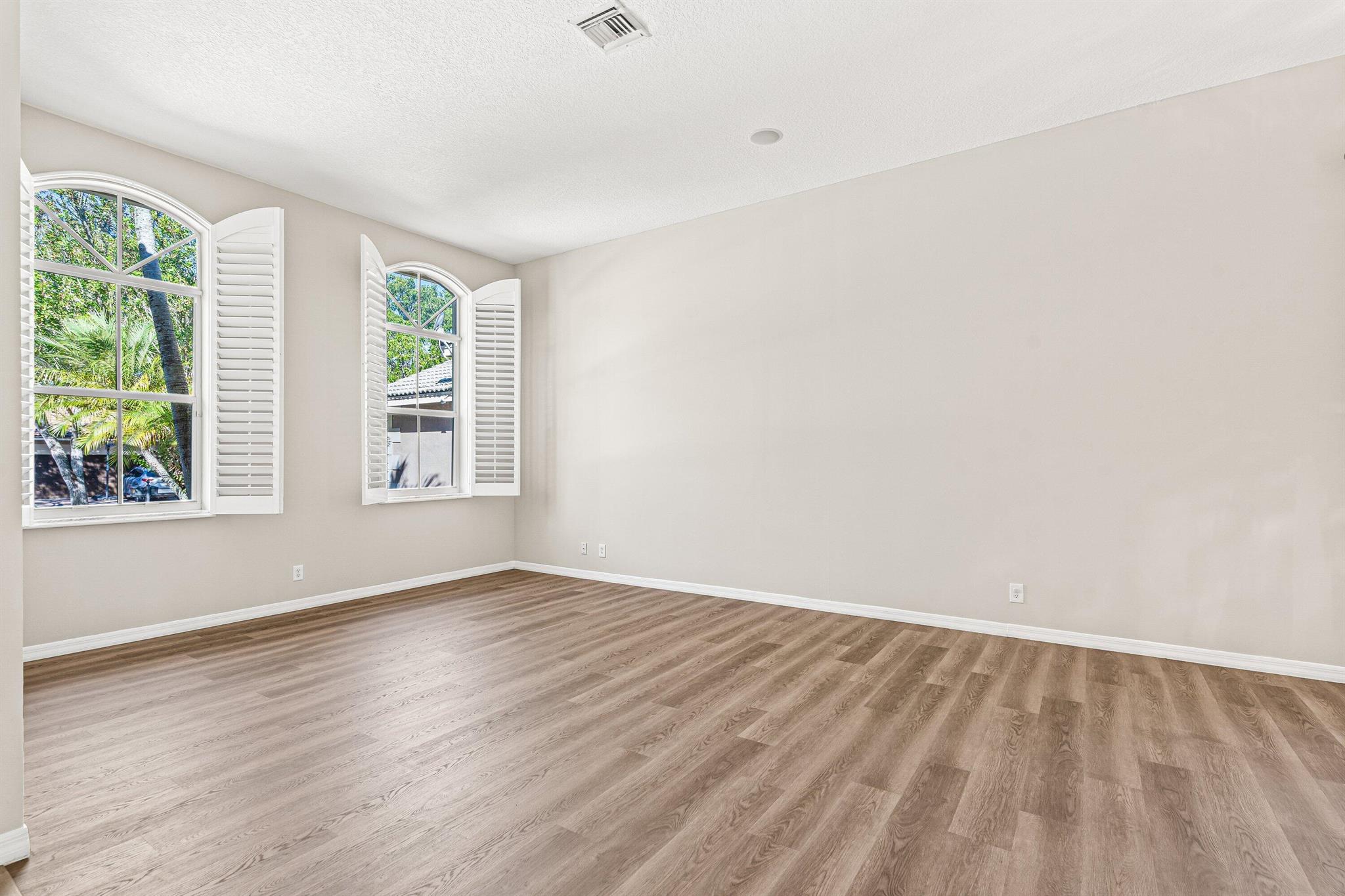 1366 Crossbill Court