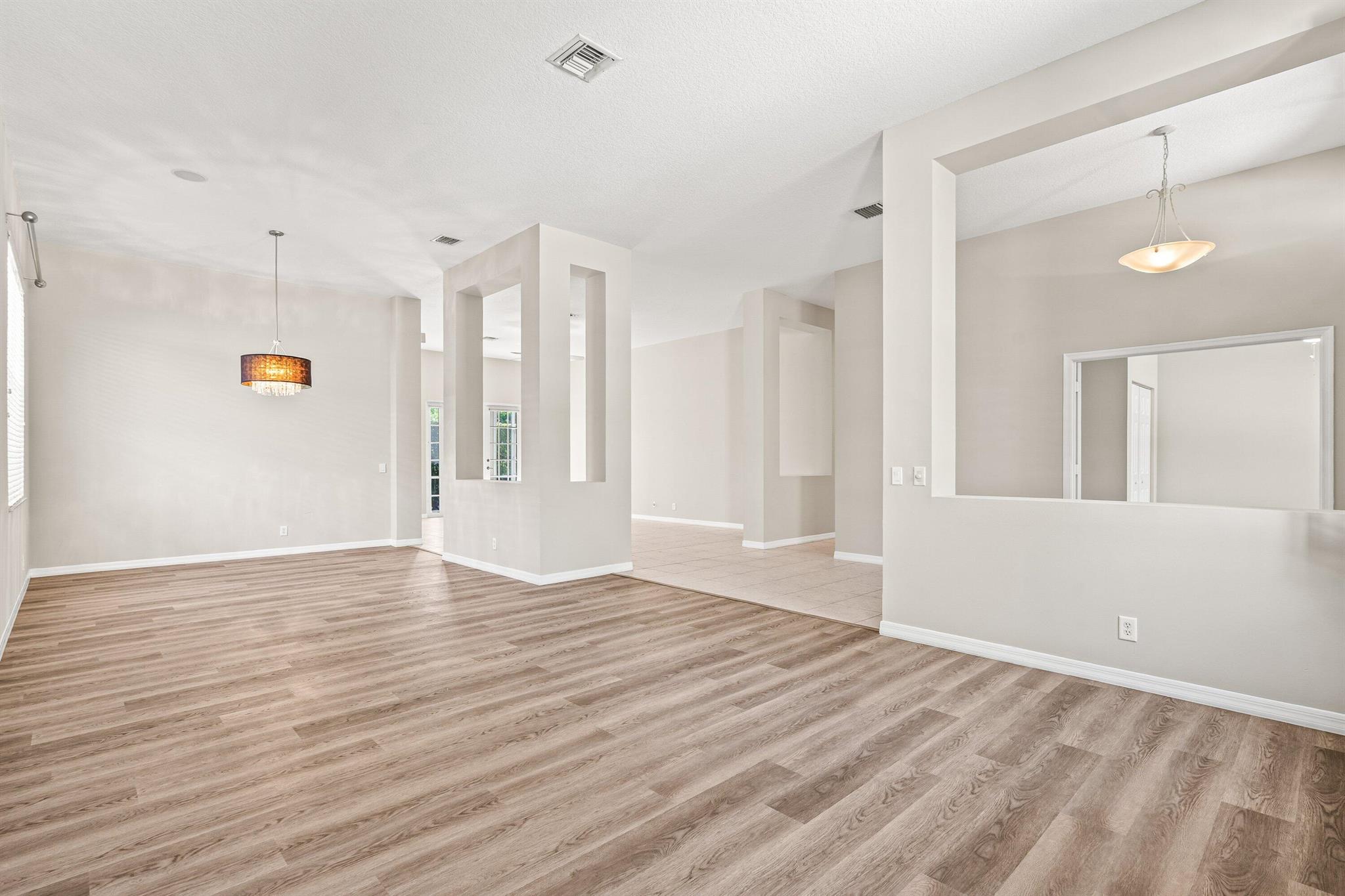 1366 Crossbill Court